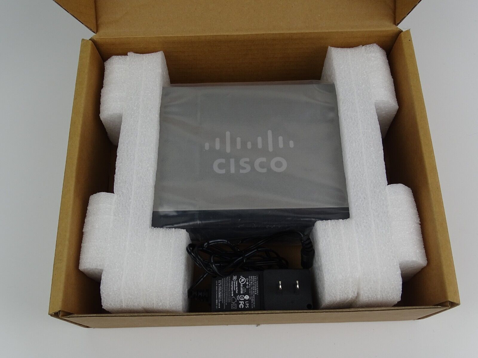 Cisco RV320 Dual Gigabit WAN VPN Router Used Complete With Box Tested 
