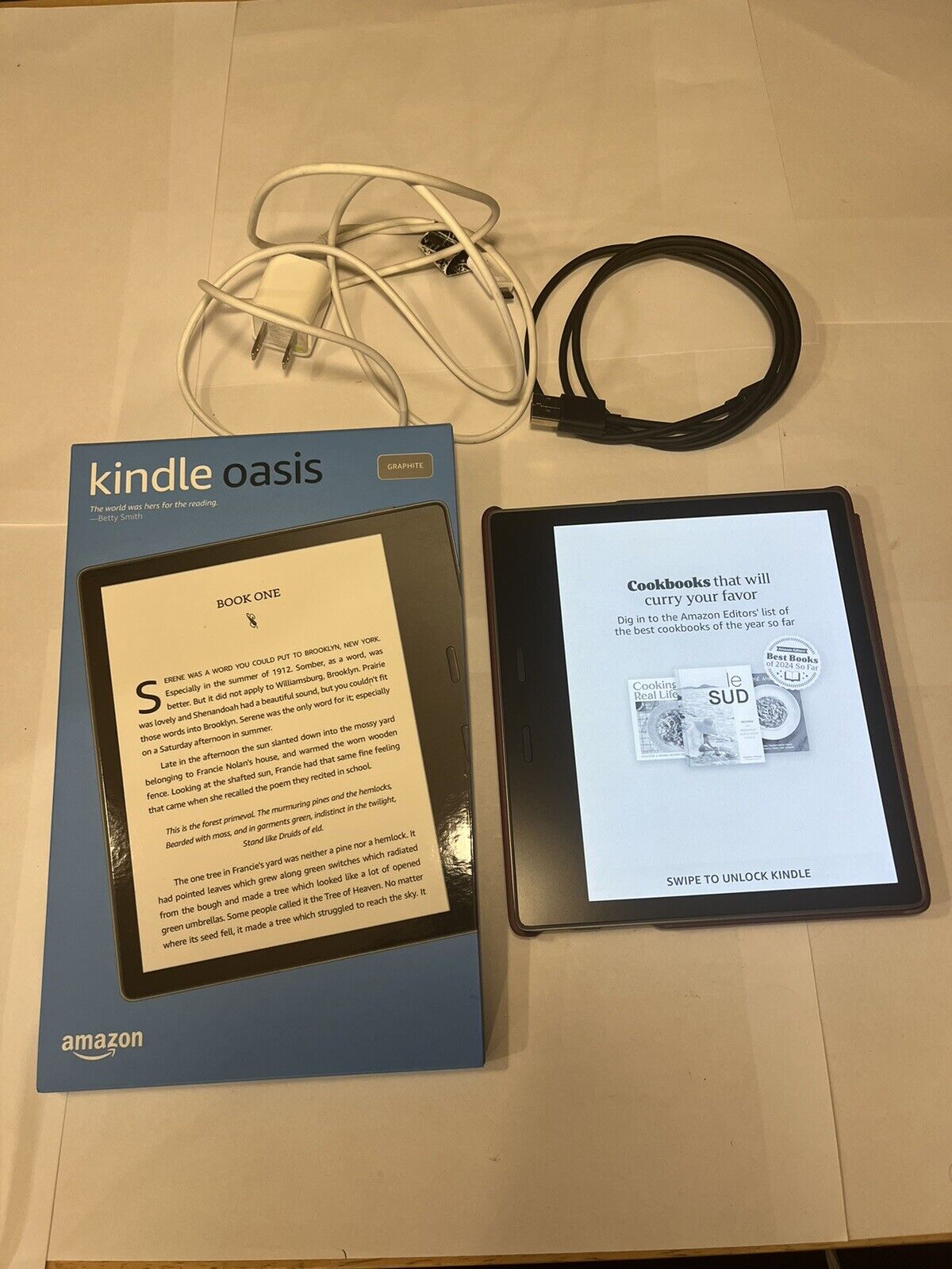 Kindle Oasis Graphite 10th Gen 8 GB With Red Leather Case Bundle Great Condition