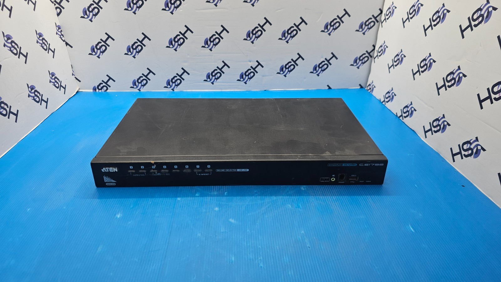 ATEN CS1798 8-Port USB HDMI KVM Switch.