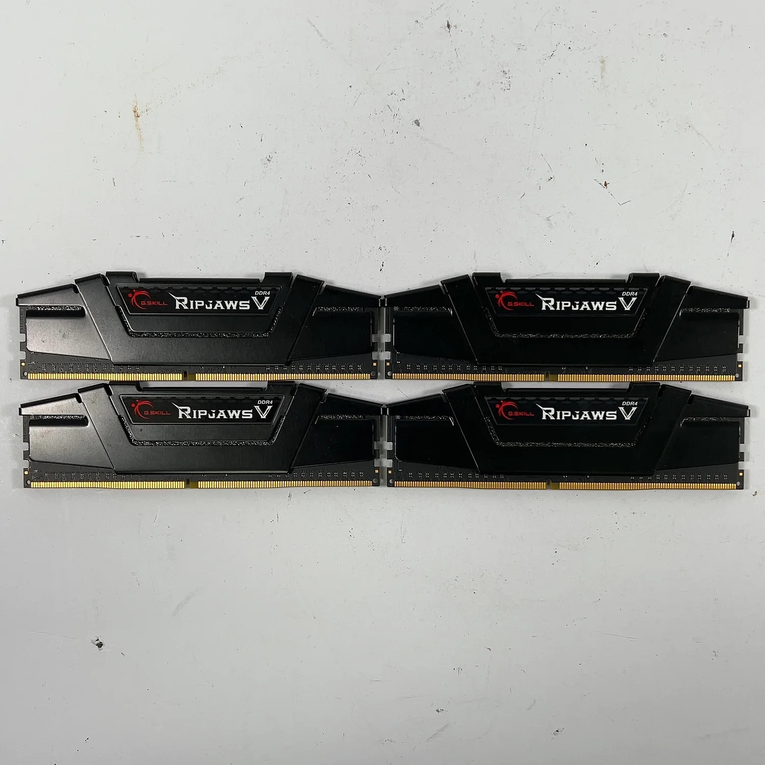 G.Skill Ripjaws V 16GB (4×4GB) DDR4 3200MHz F4-3200C16Q-16GVK CL16