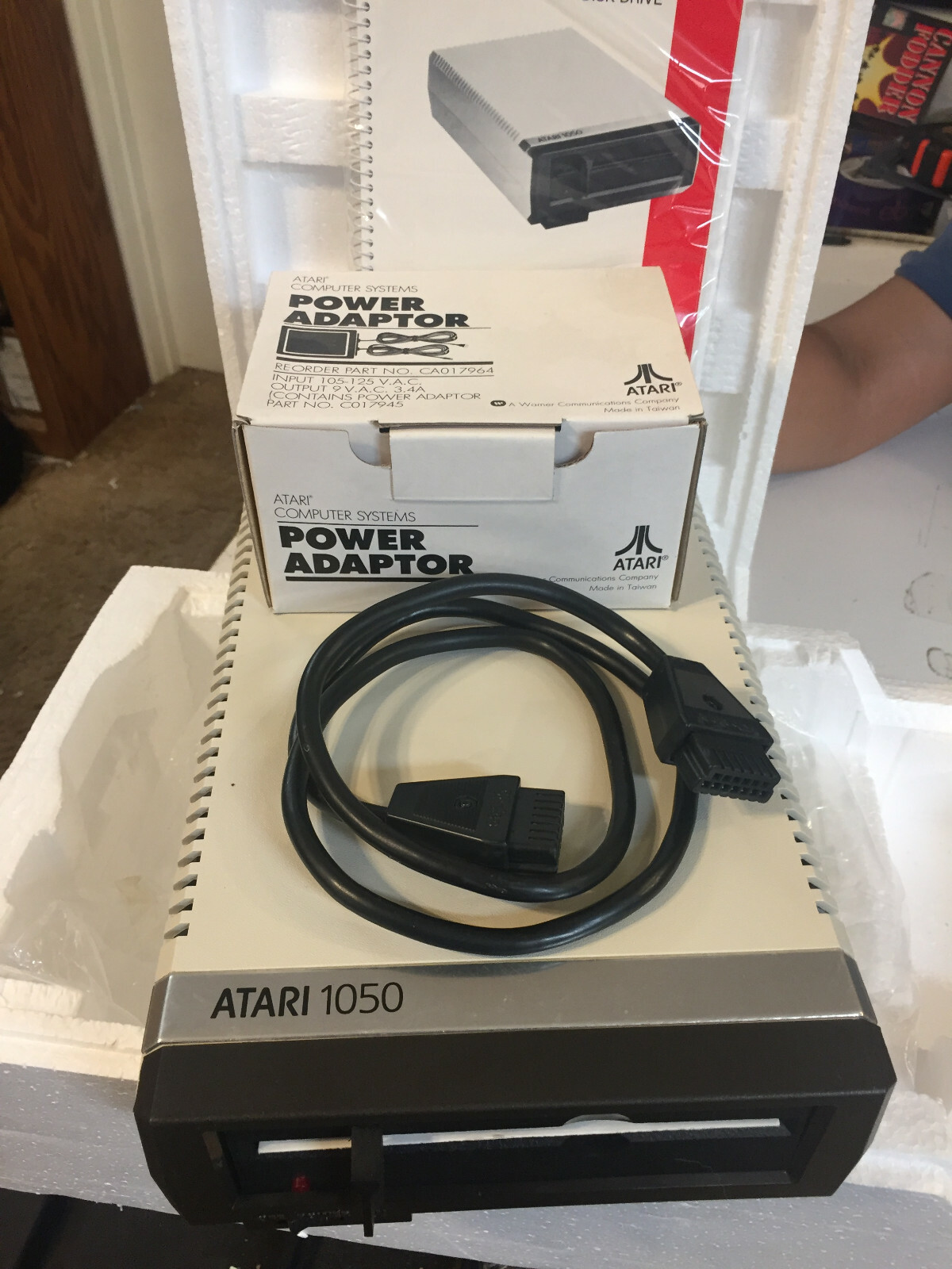 1050 Atari Disk Drive Clean with Owners Manual, DOS 2.5 SIO Cable and Power Pack