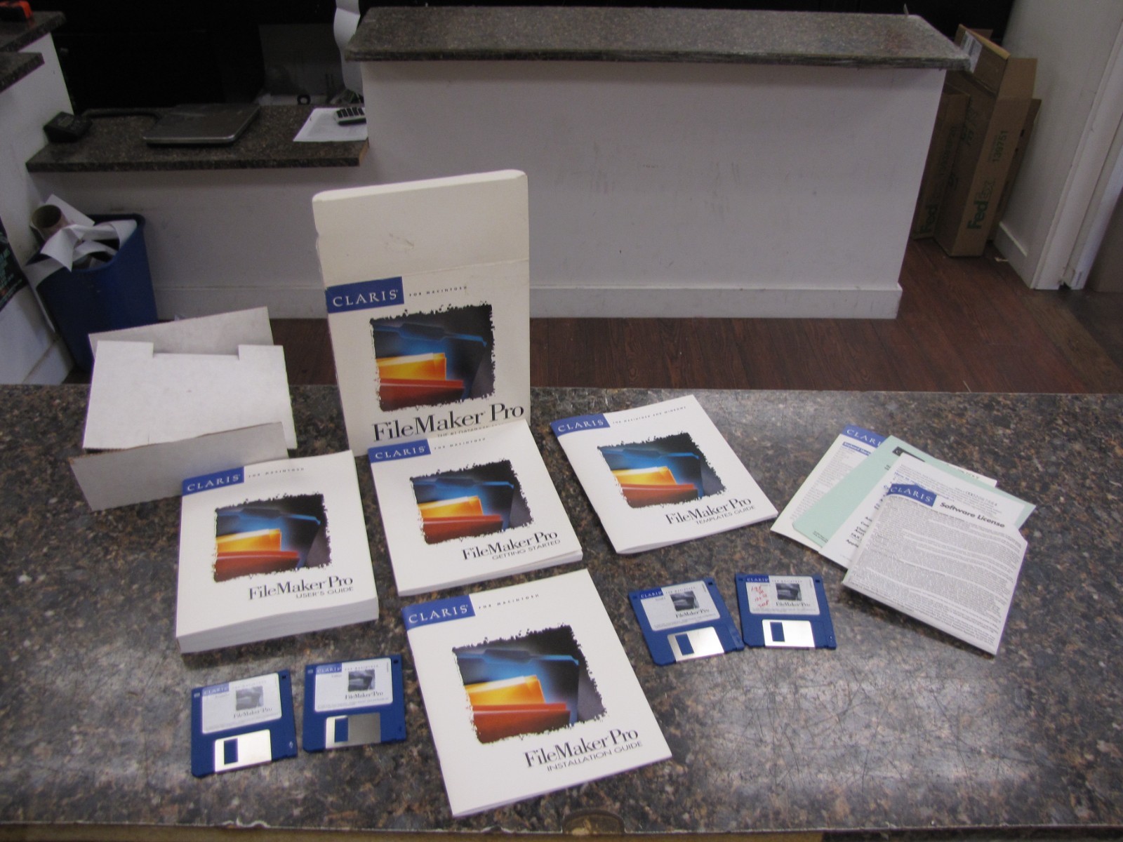 1992 Claris FileMaker Pro Software Apple Macintosh 3.5" Disks Floppy Vintage CIB