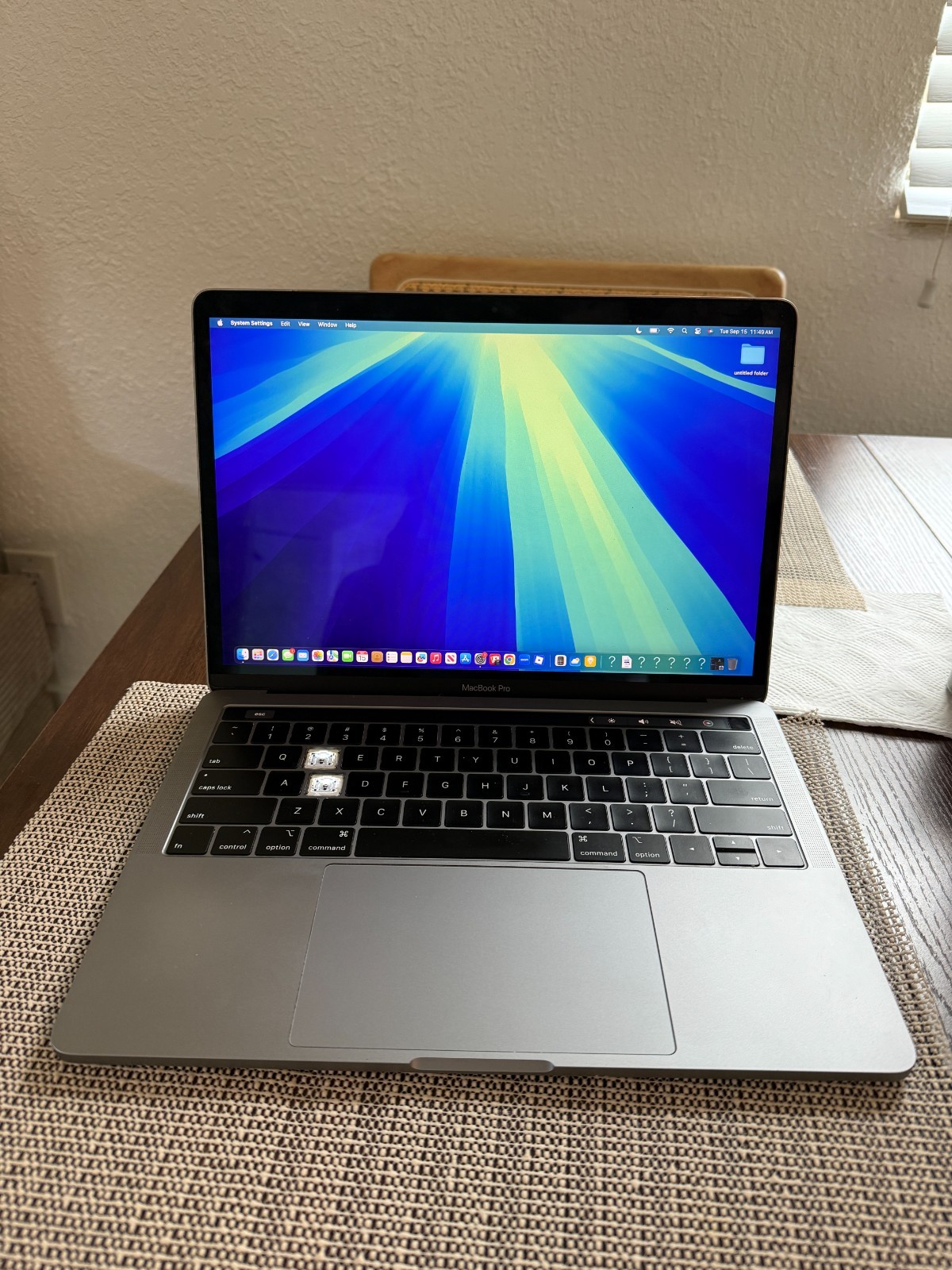 Apple MacBook Pro 13 in 2018 Space Gray/Intel Core i5 2.30 GHz, 256 GB 8 GB READ