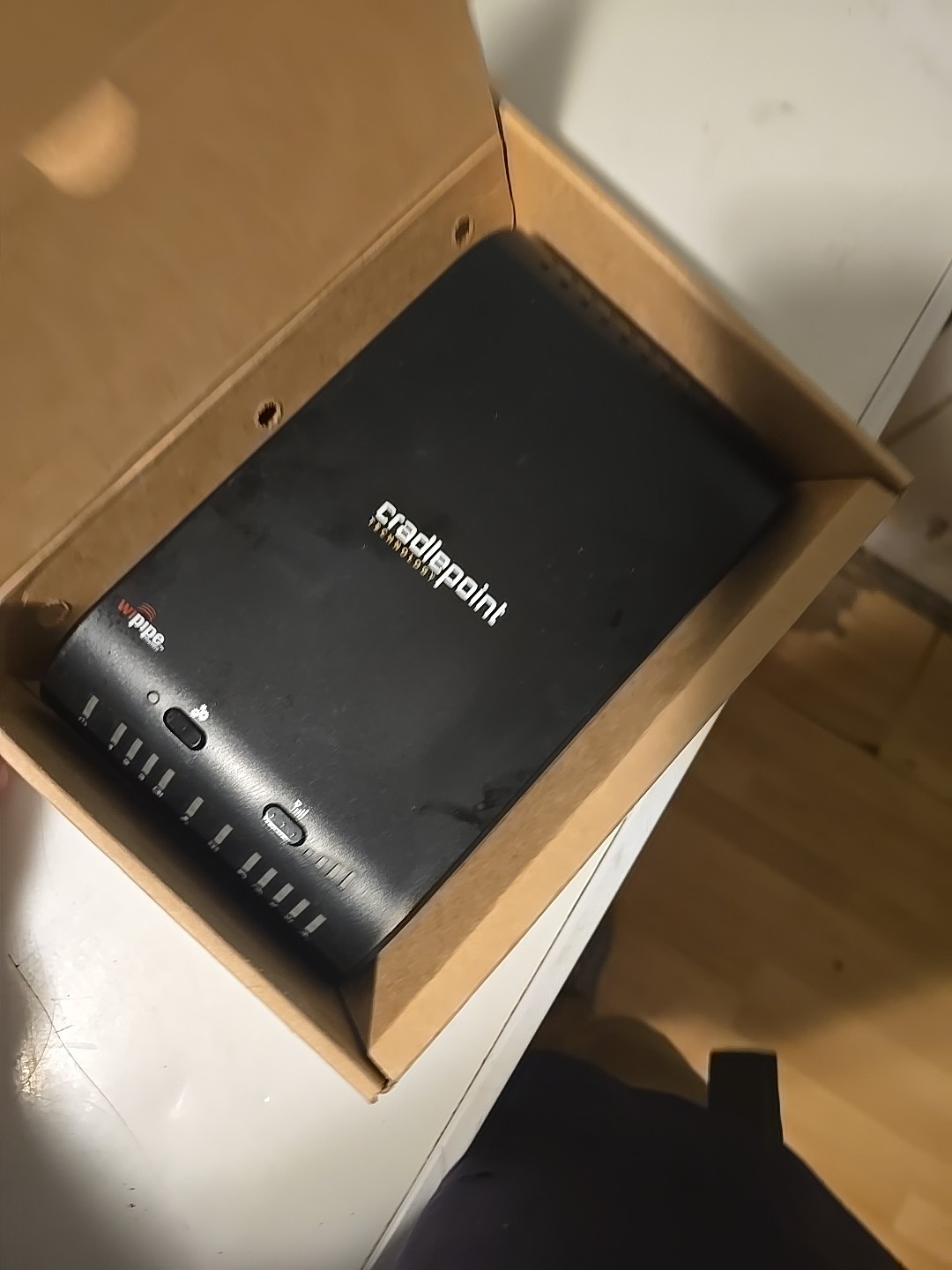 Cradlepoint CBA750B Mobile Broadband Wireless Router No Antennas