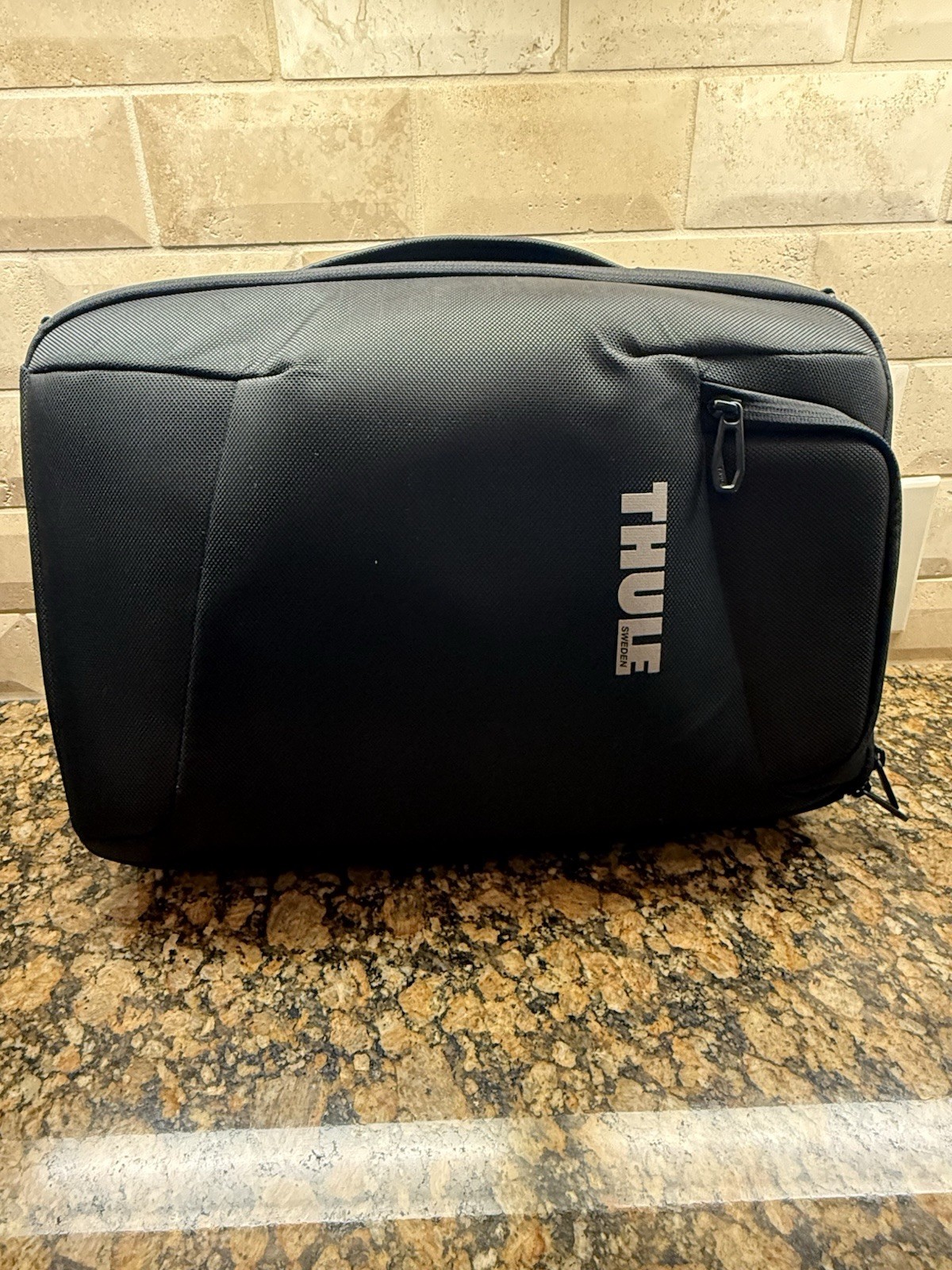 Thule Accent Briefcase 15.6" Versatile Backpack Crush Proof Protection Laptop