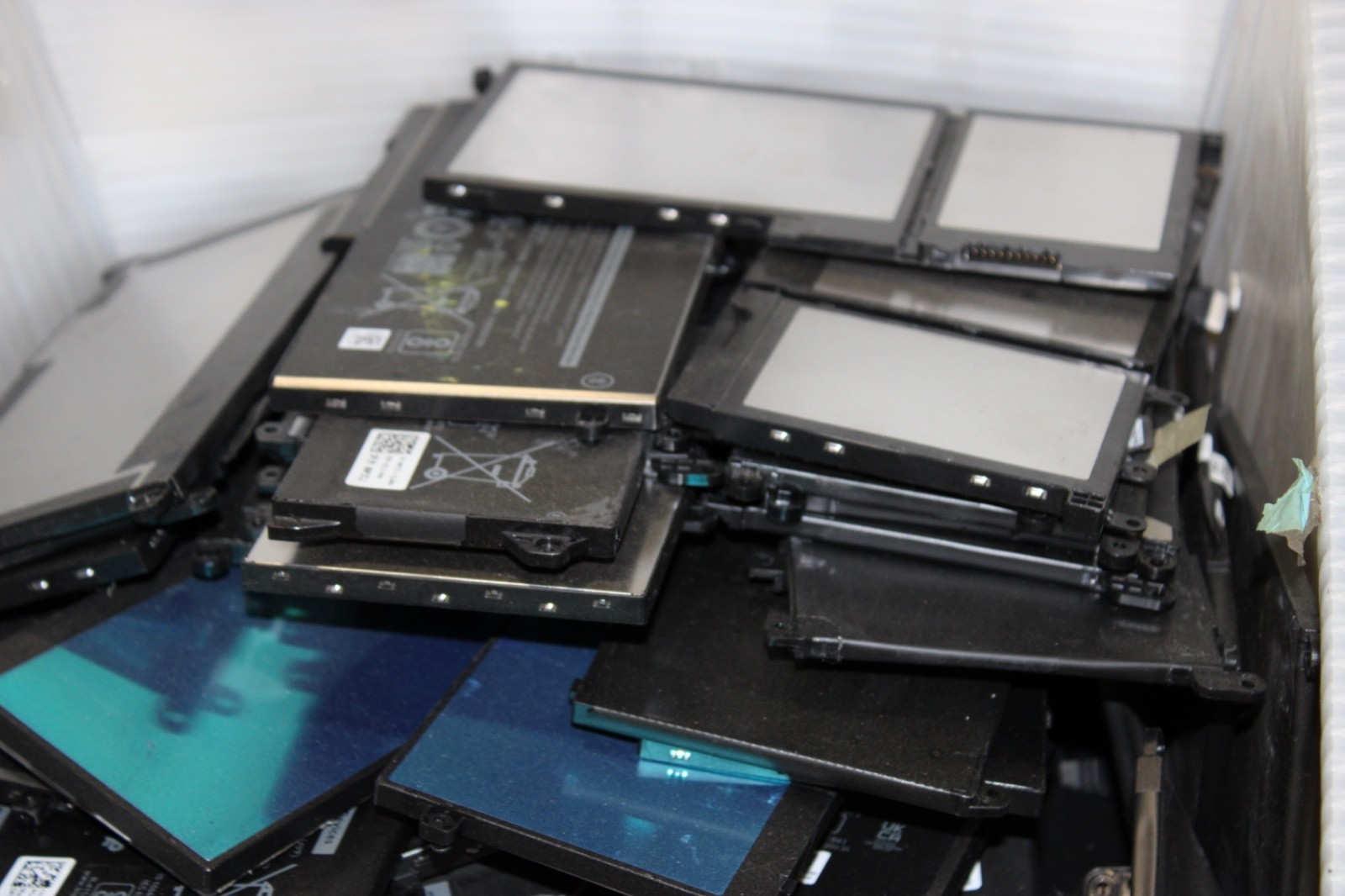 Lot of   (10lbs ) Lithium Ion Li-ion Laptop Batteries Scrap Cell Recovery AS IS
