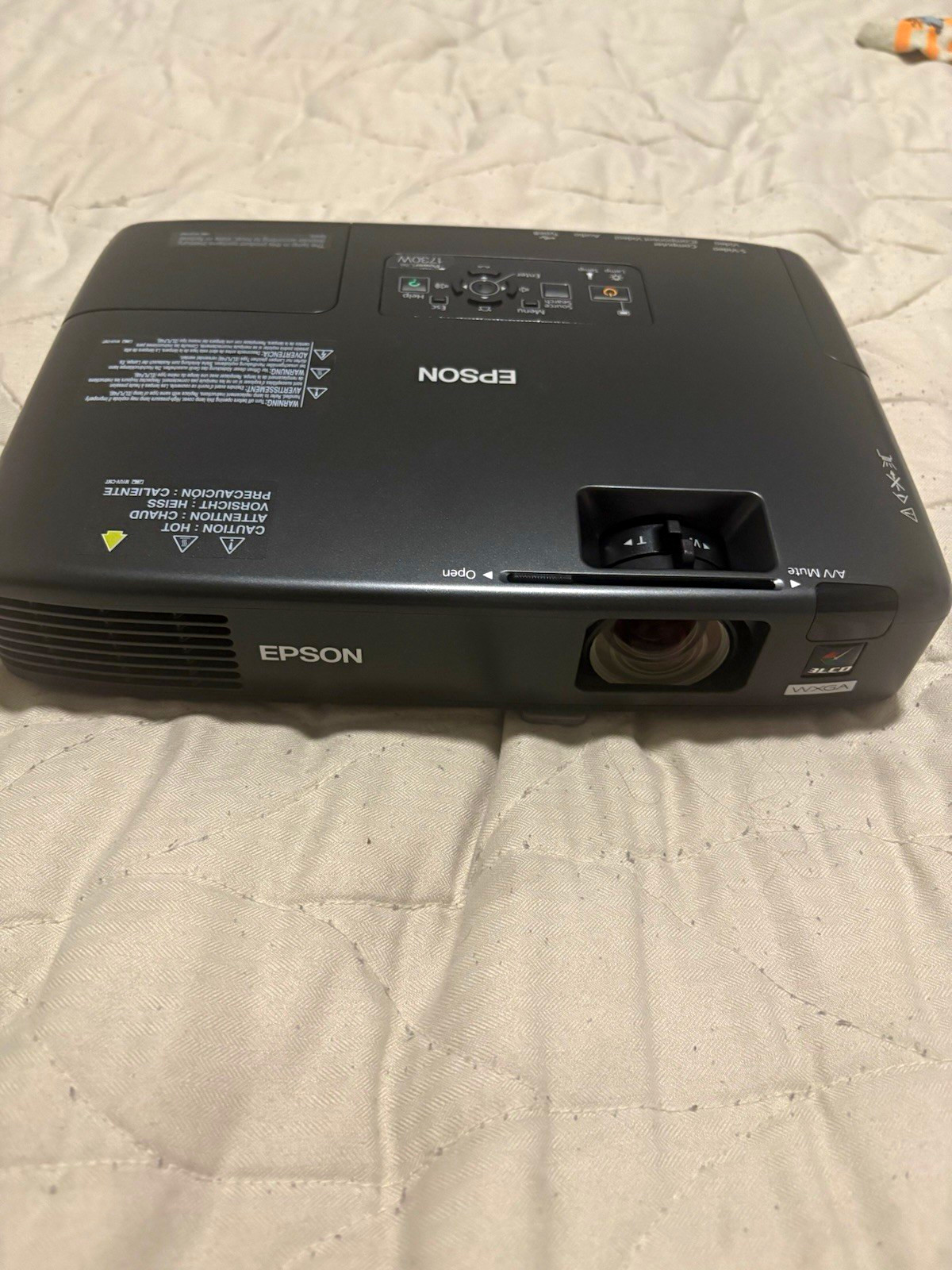 Epson PowerLite 1720/1730W 3LCD WXGA 2000 Lumens Projector Bundle