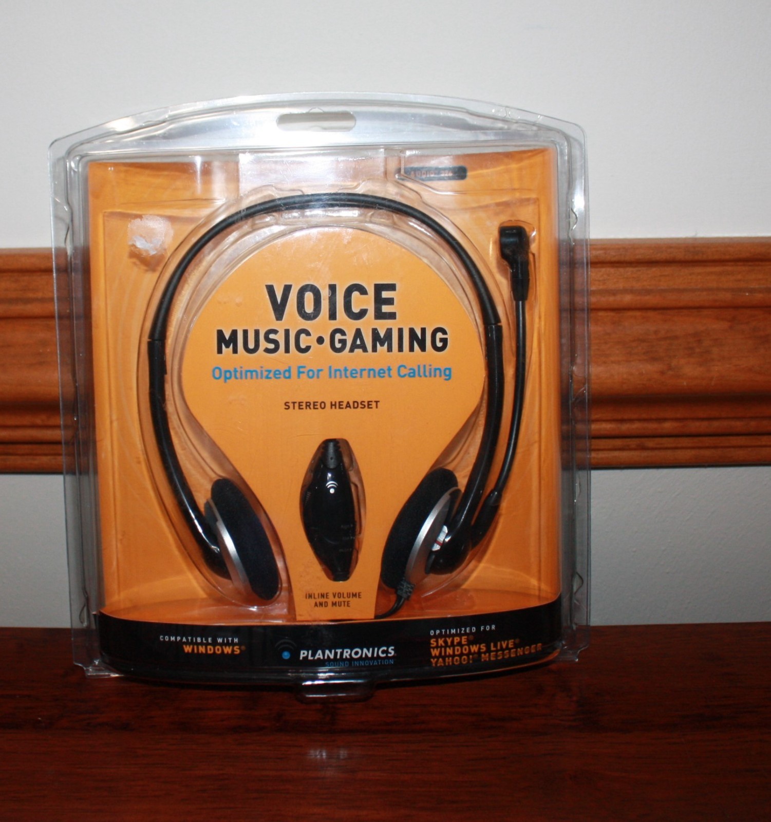 Plantronics Audio 325 Wired Noise-Canceling PC Headset for Skype Chat 2007 New