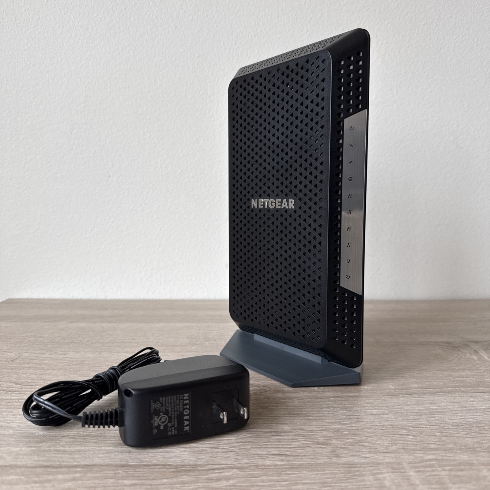 NETGEAR Nighthawk DOCSIS 3.1 Voice Cable Modem 32x8 Black