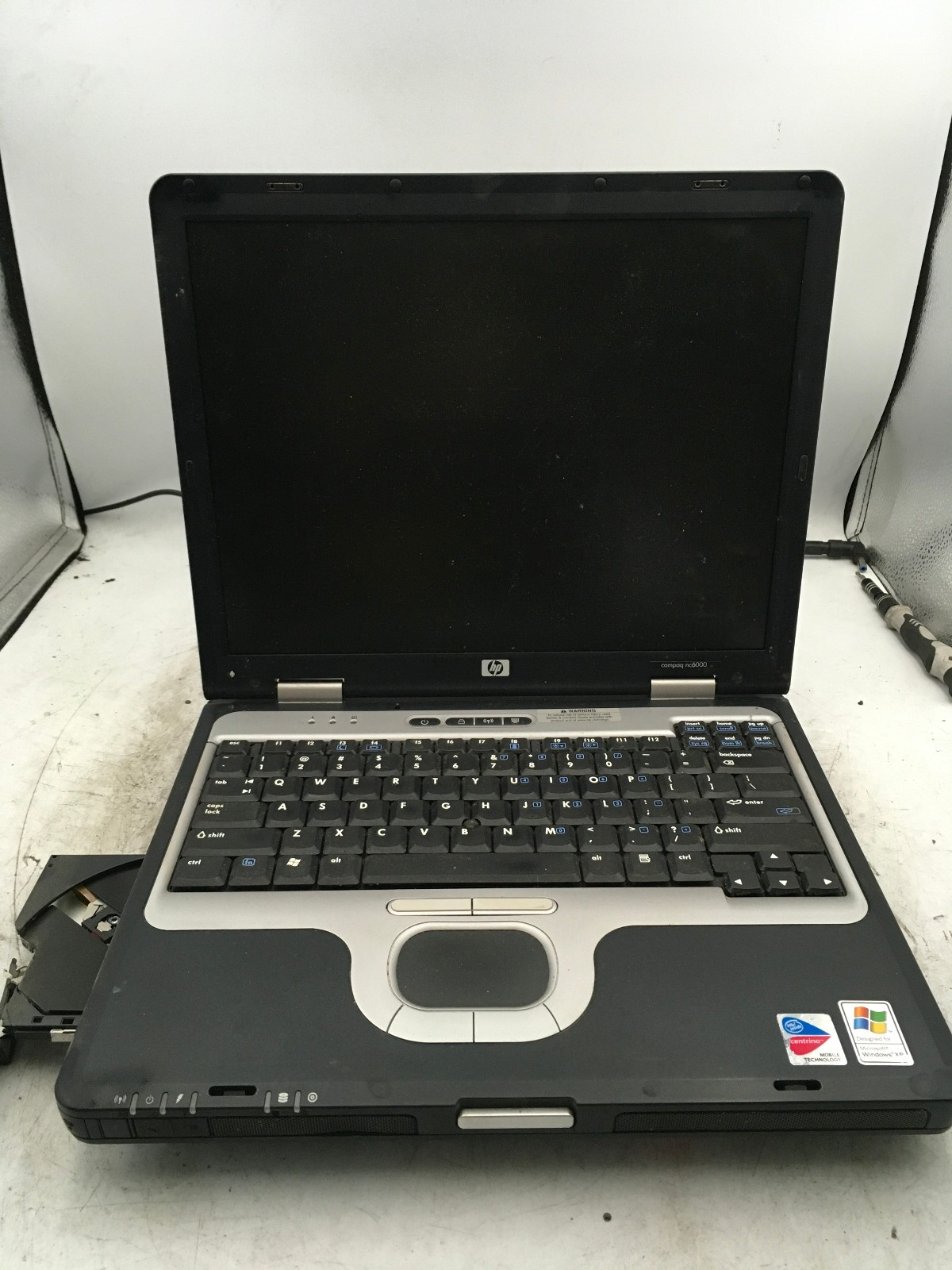 HP COMPAQ NC6000 - FOR PARTS/REPAIR - INTEL CENTRINO - NO RAM - READ DESC - BB