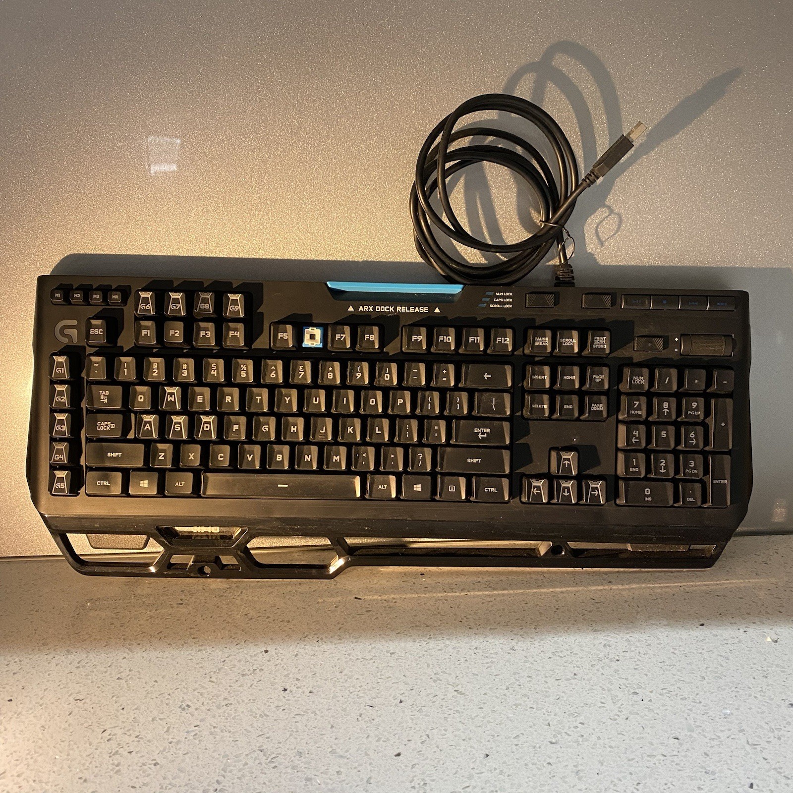 Logicool G910 Gaming Keyboard USB RGB Tested