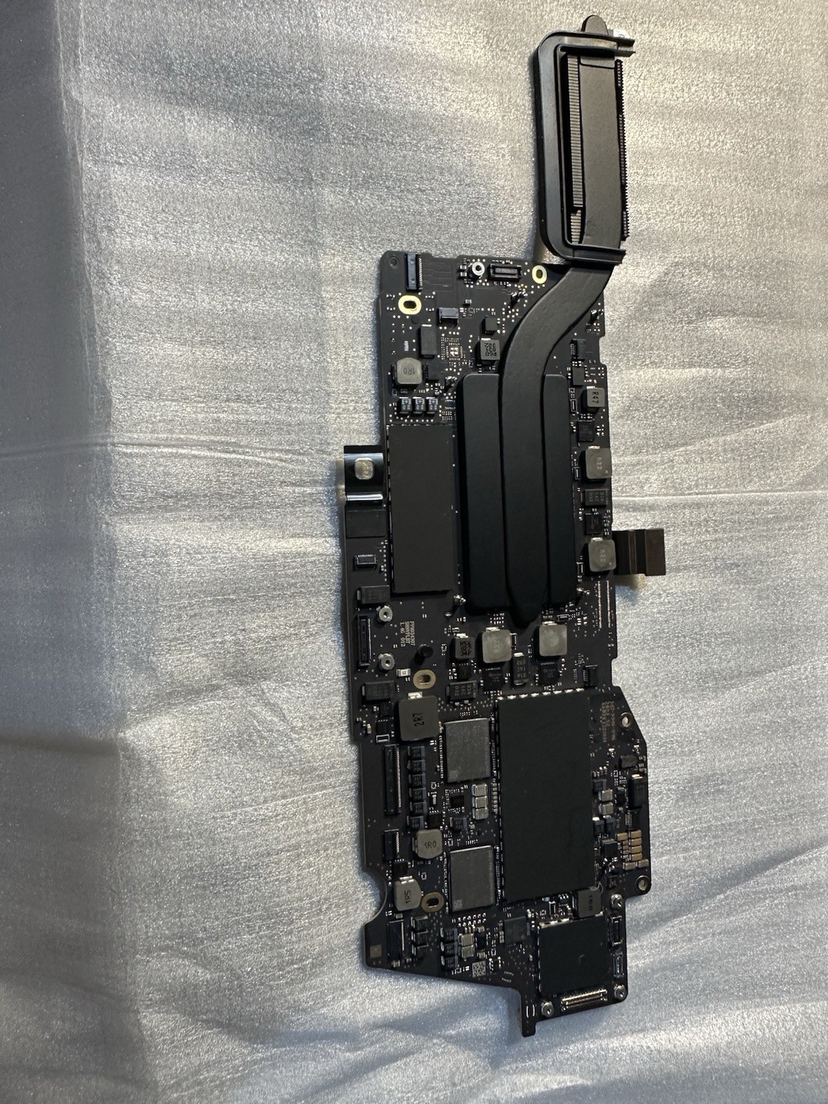 MacBook Pro 13 Inch 2020 A2289 Logic Board NO POWER AS IS For Sale