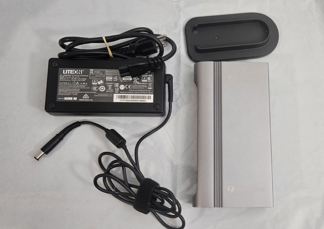 Plugable TBT3-UDZ Thunderbolt 3 Universal Docking Station 