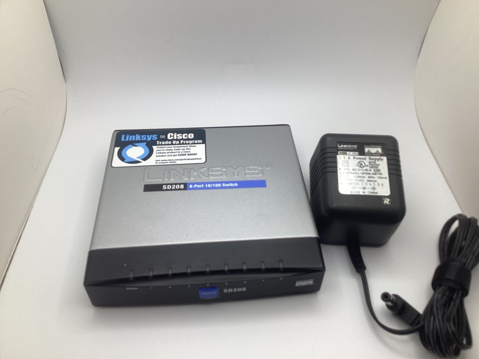 Genuine Linksys SD208 8-Port 10/100 Switch Router with Power Cord- Working