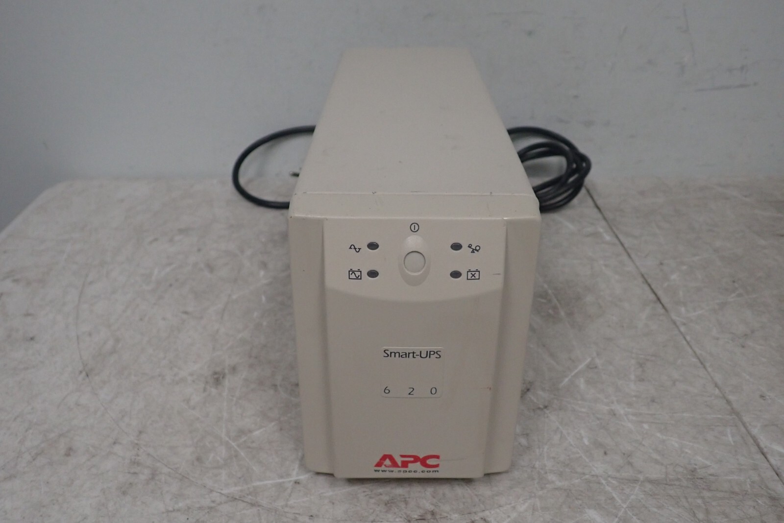 APC Smart-UPS 620 Uninterruptible Power Supply