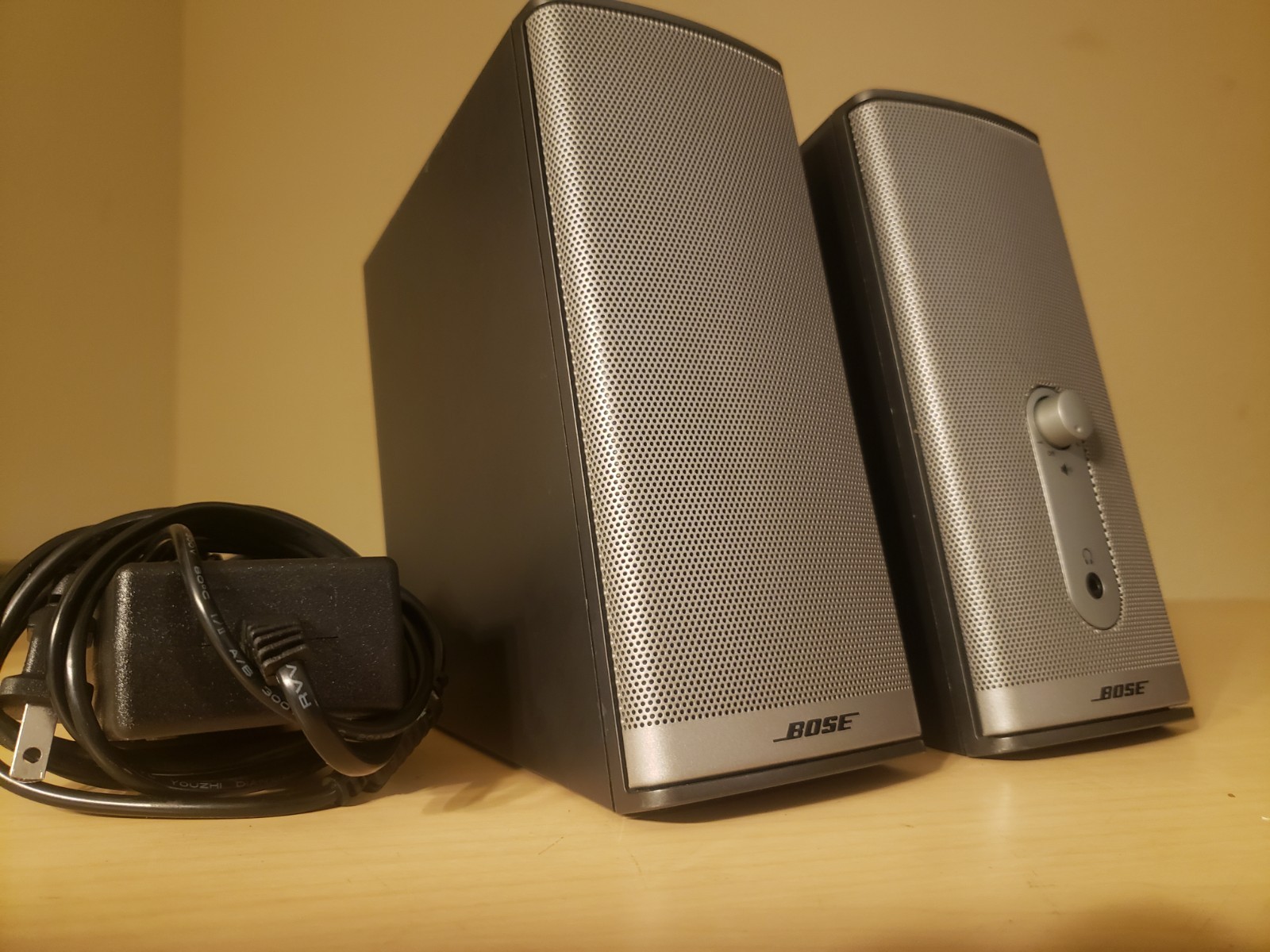 Bose Companion 2 Series II Desktop Speaker System -Great Condition Works Perfect