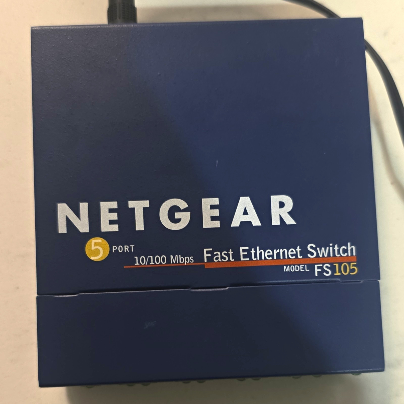 NETGEAR ProSafe FS105 5-Port Unmanaged Layer 2 10/100 Fast Ethernet RJ-45