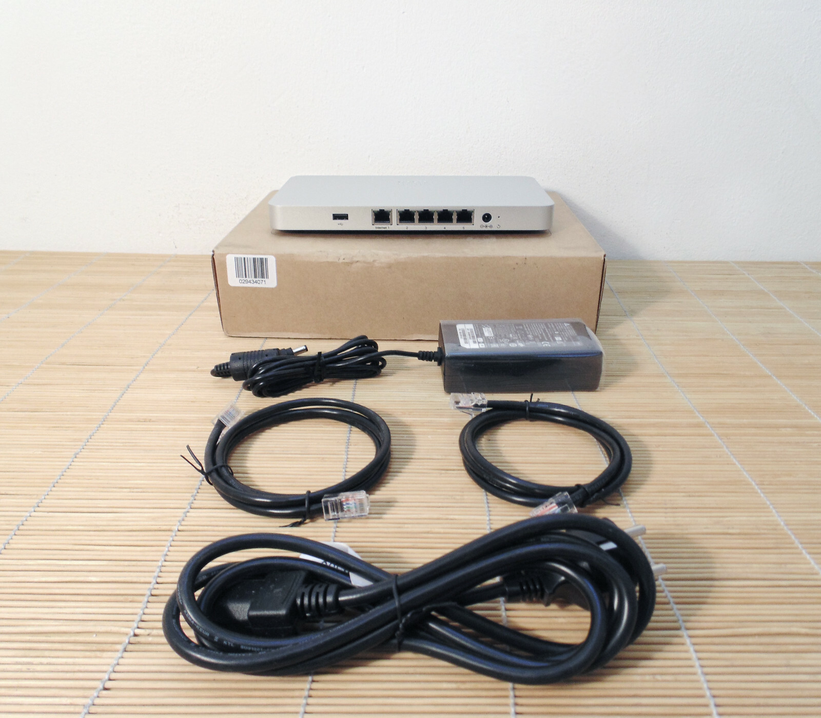 New Cisco Meraki MX67-HW Cloud Based Router/Security Appliance New Box Unclaimed