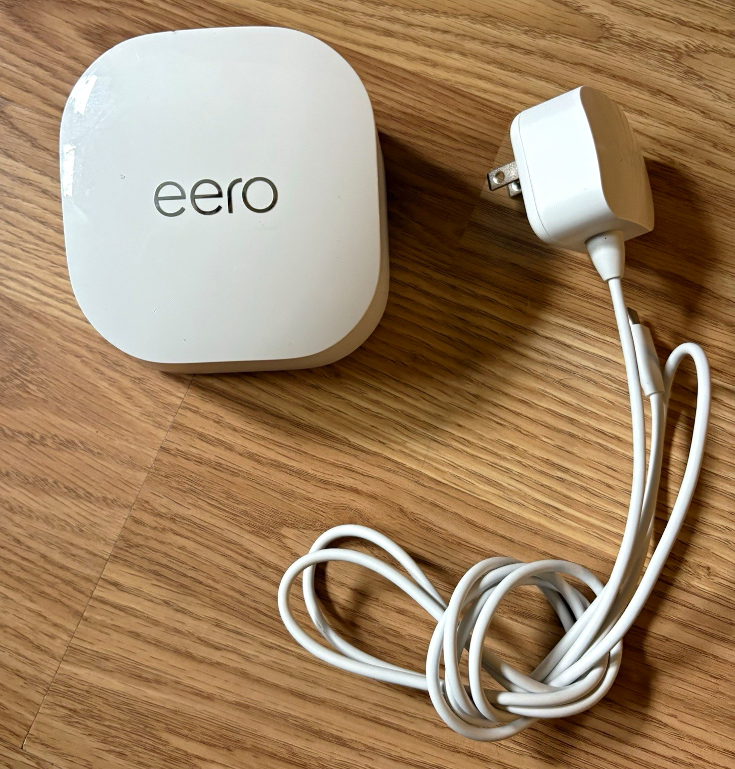 eero eero 6+ Wireless Wi-Fi Router, Model eero 6+ (R010001) & adapter 