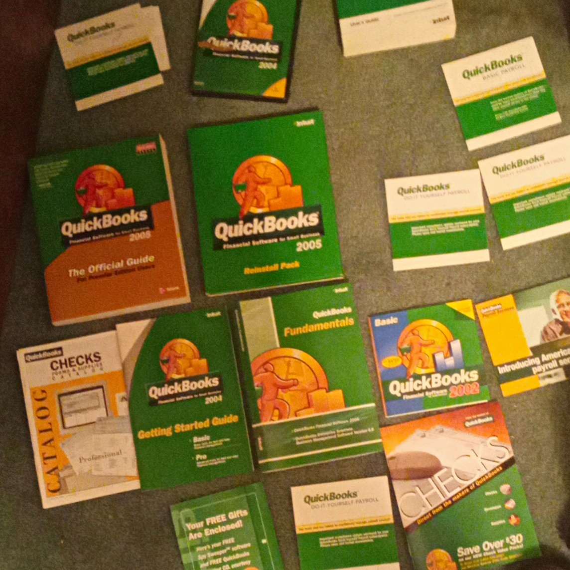 Intuit QuickBooks 2005 Accounting Software Reinstall Pack w/ Books & Manuals