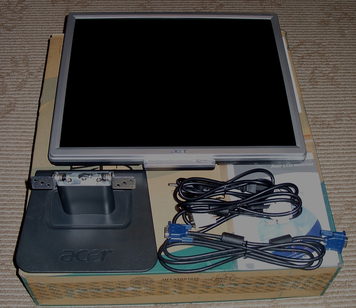 Acer AL1916 19" LCD Monitor 700:1m 8ms, DVI, VGA Complete in box w/Instructions