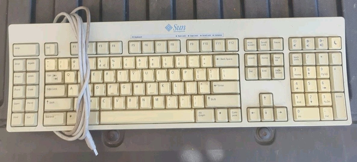 Sun Microsystems 320-1366-03 USB Wired KEYBOARD Type 7