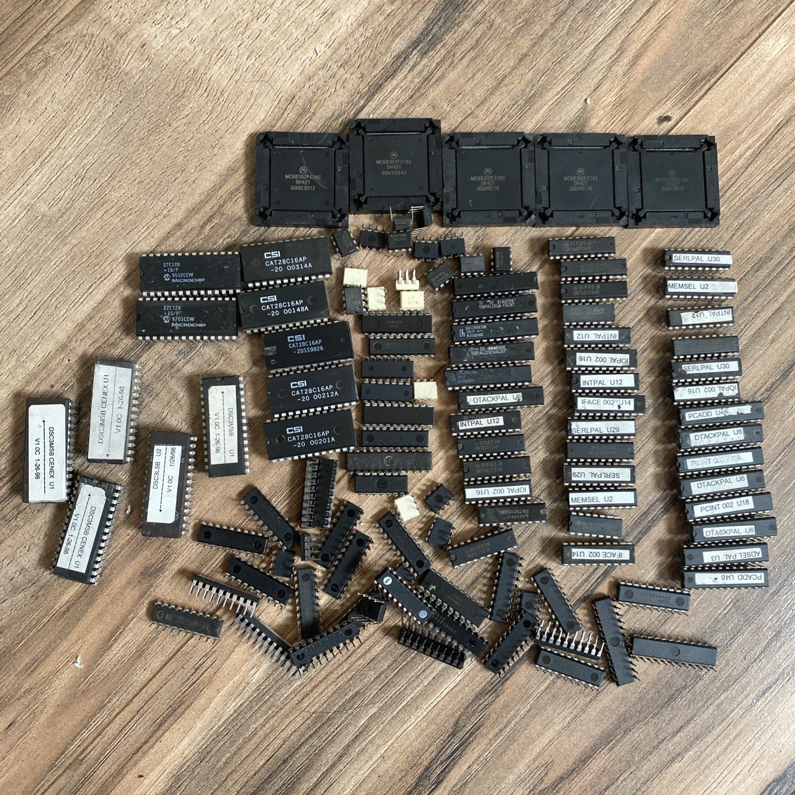 Vintage IC Chip Lot Motorola MC68302 EPROM EEPROM PAL Microchip TI CSI Untested