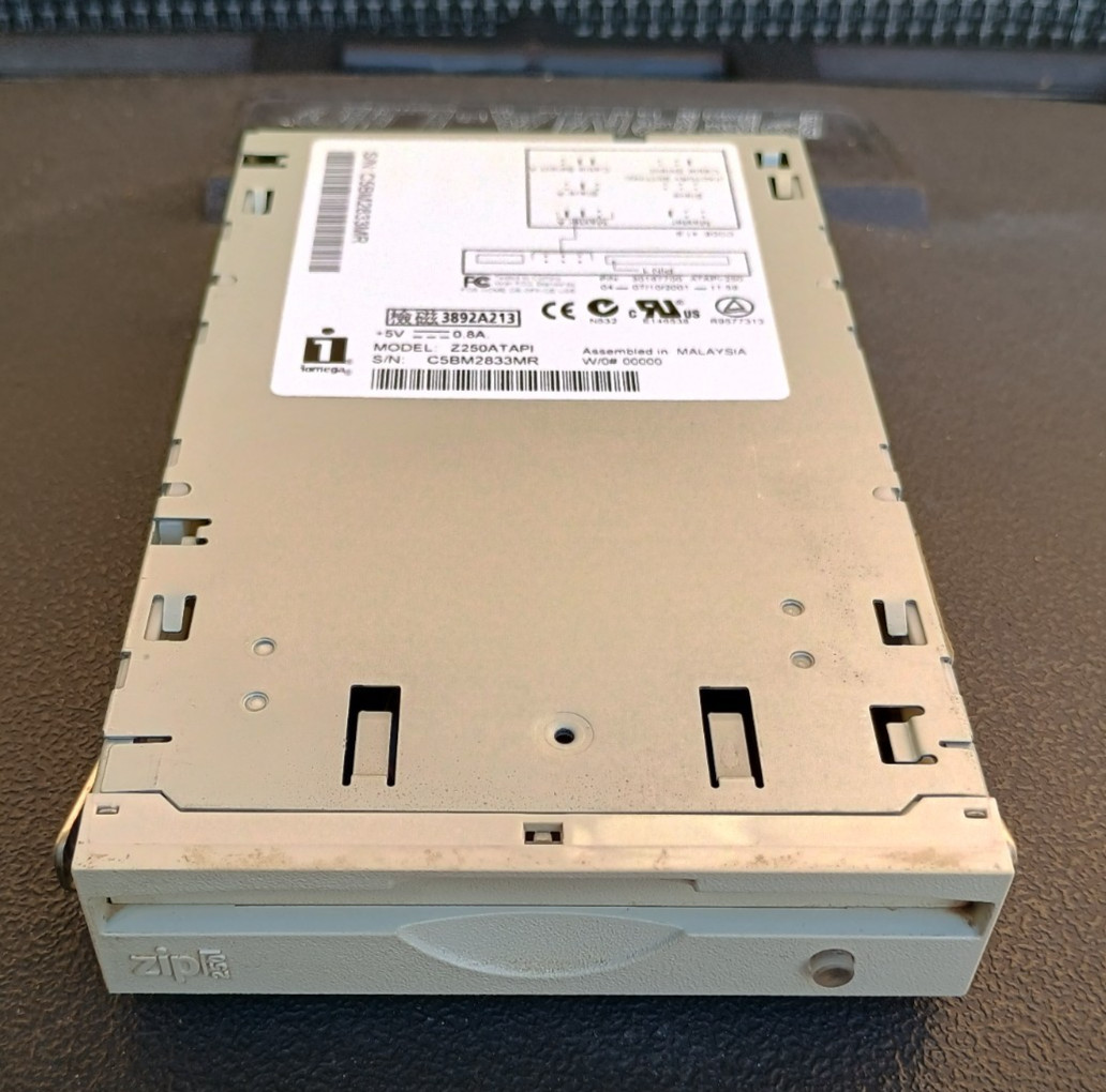 Iomega Z250ATAPI 3.5" 250MB Internal Zip 250 Drive