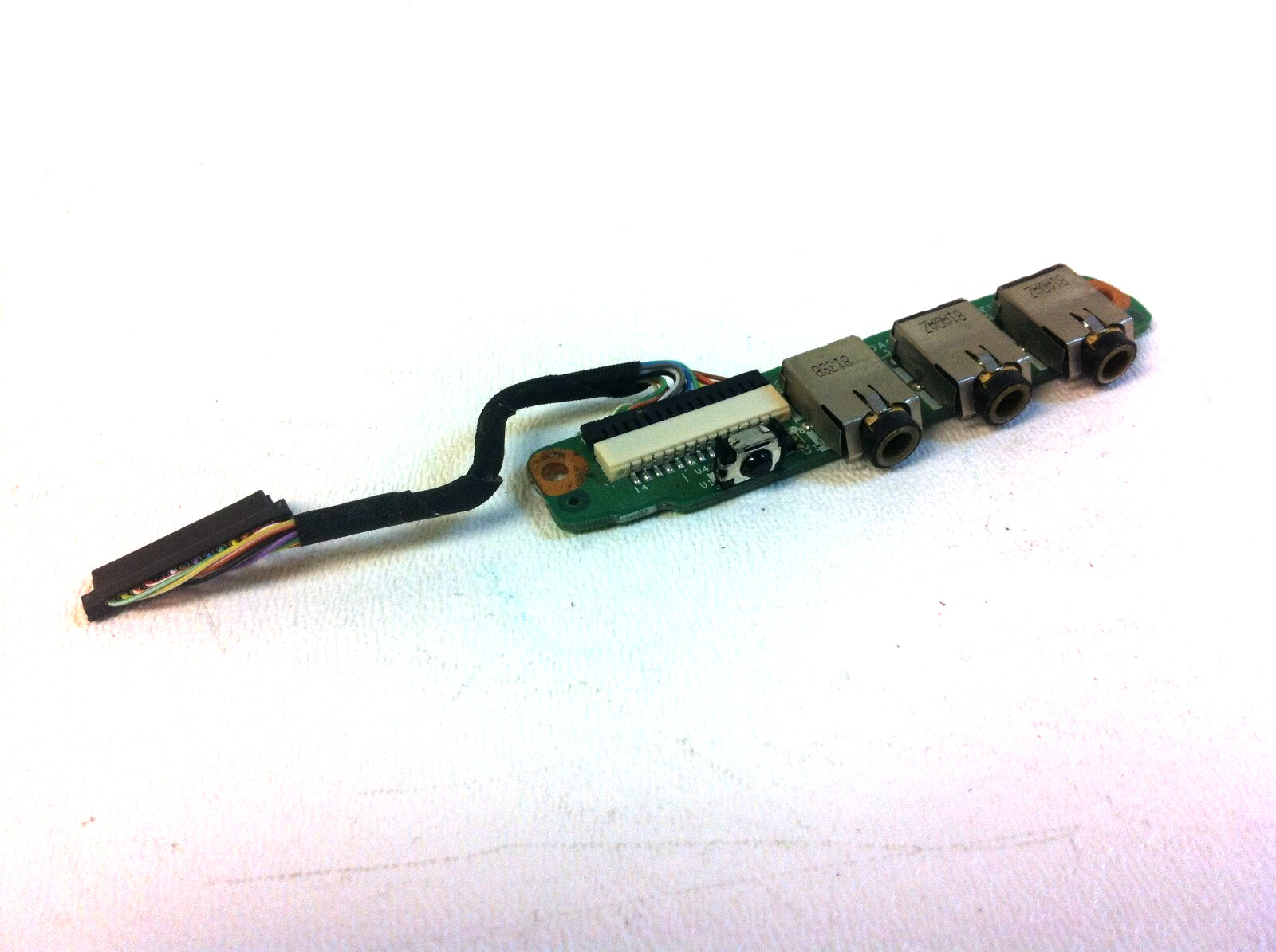 HP Pavilion dv6700 DV6727NR Laptop Audio Jack Board & Cable DA0AT3AB8D0 224