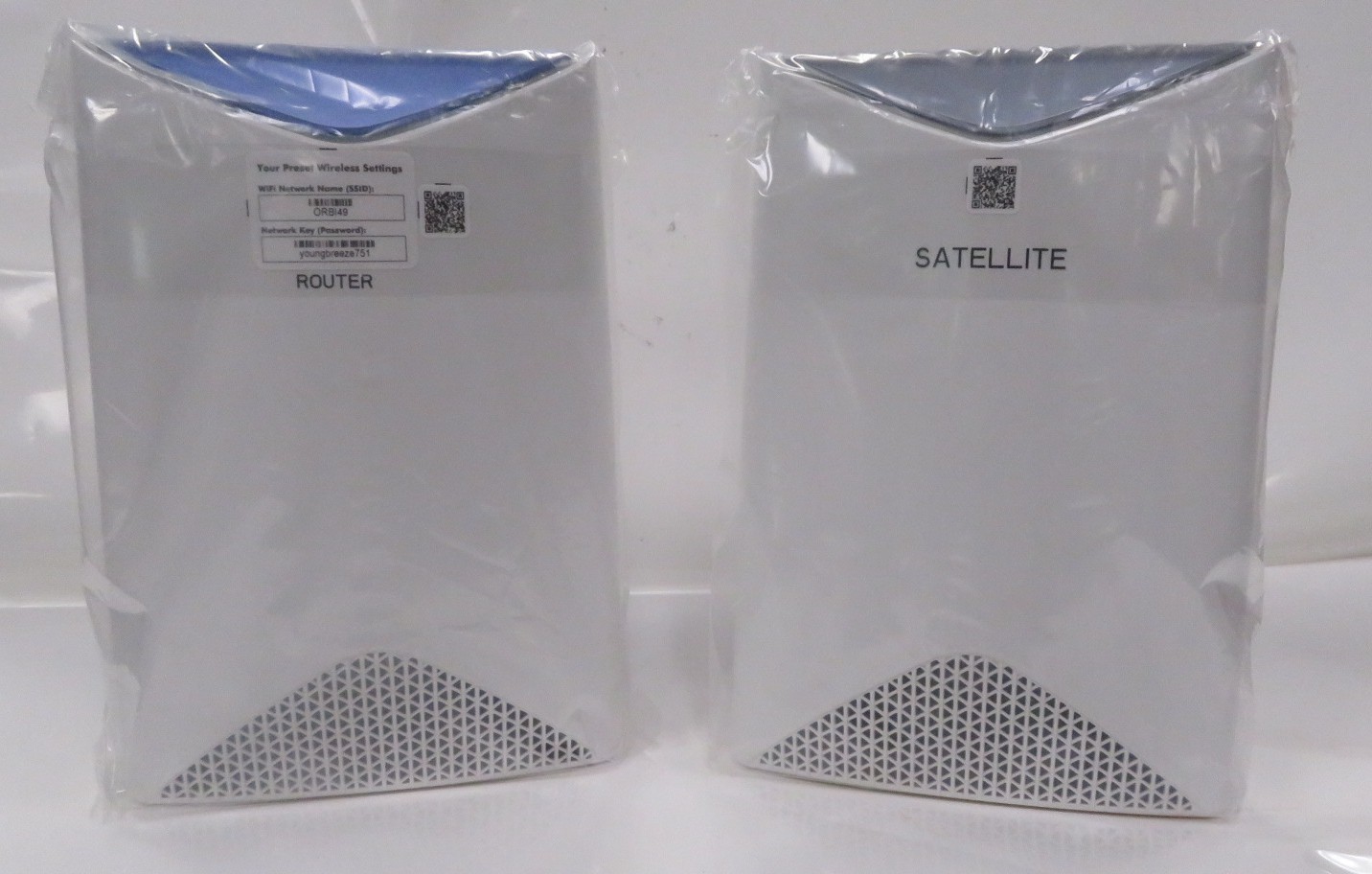 NETGEAR SRK60100NAS Orbi Pro AC3000 Tri Band Whole Home Wi-Fi System -2 Pieces -