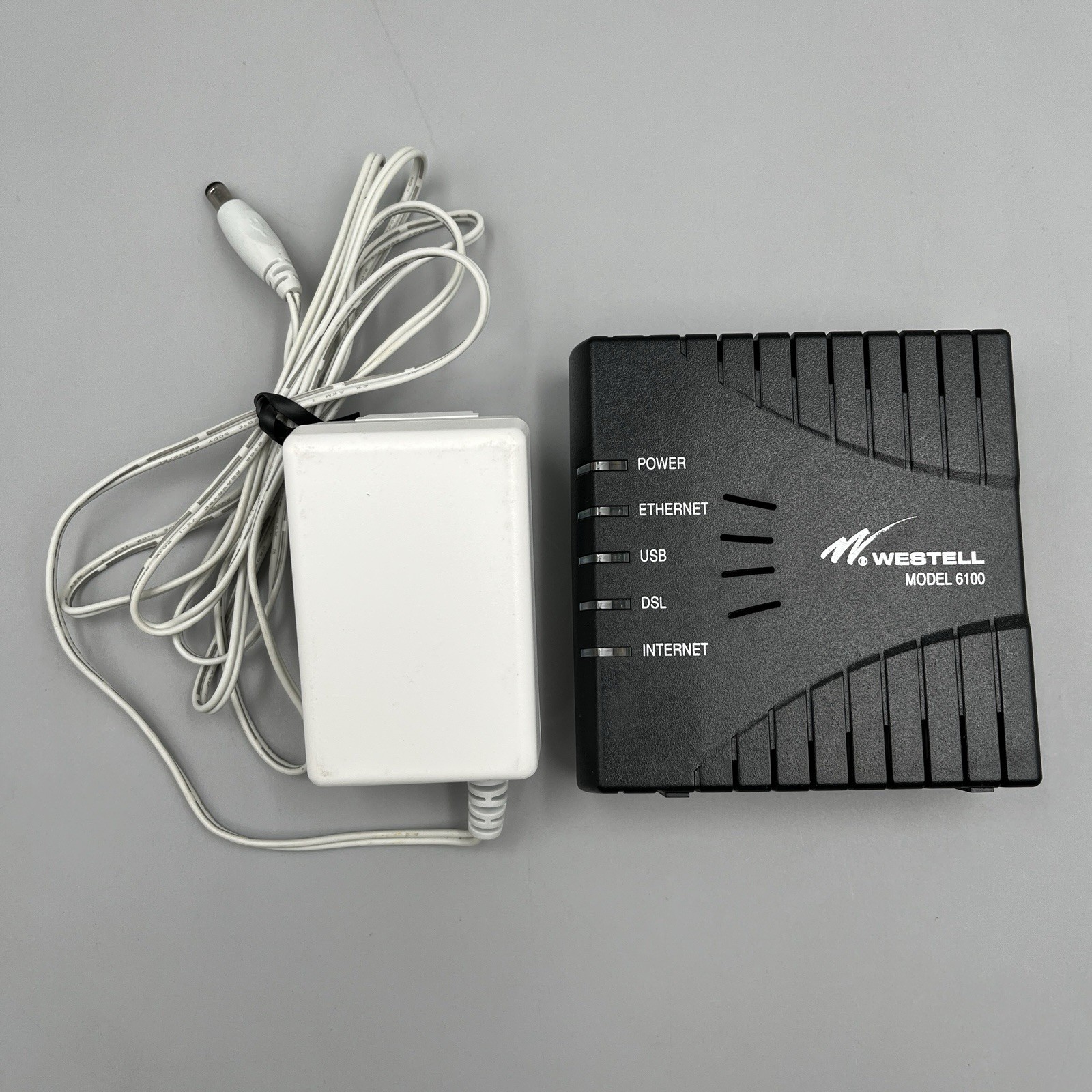 Westell Model DSL2+ Router 6100 E90-610015-06 w/ Power Supply Adapter