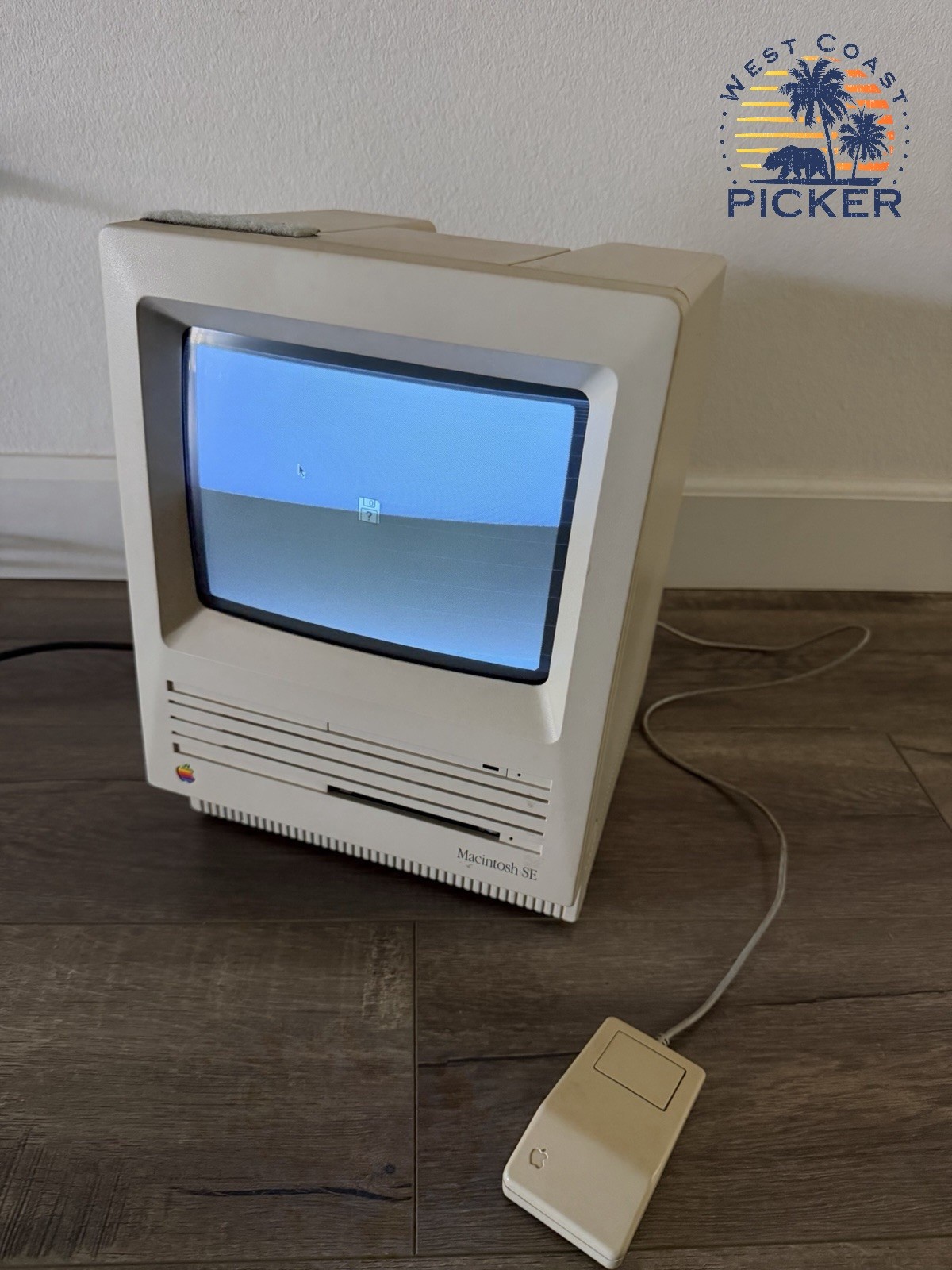 Macintosh SE by Apple Model No. M5011