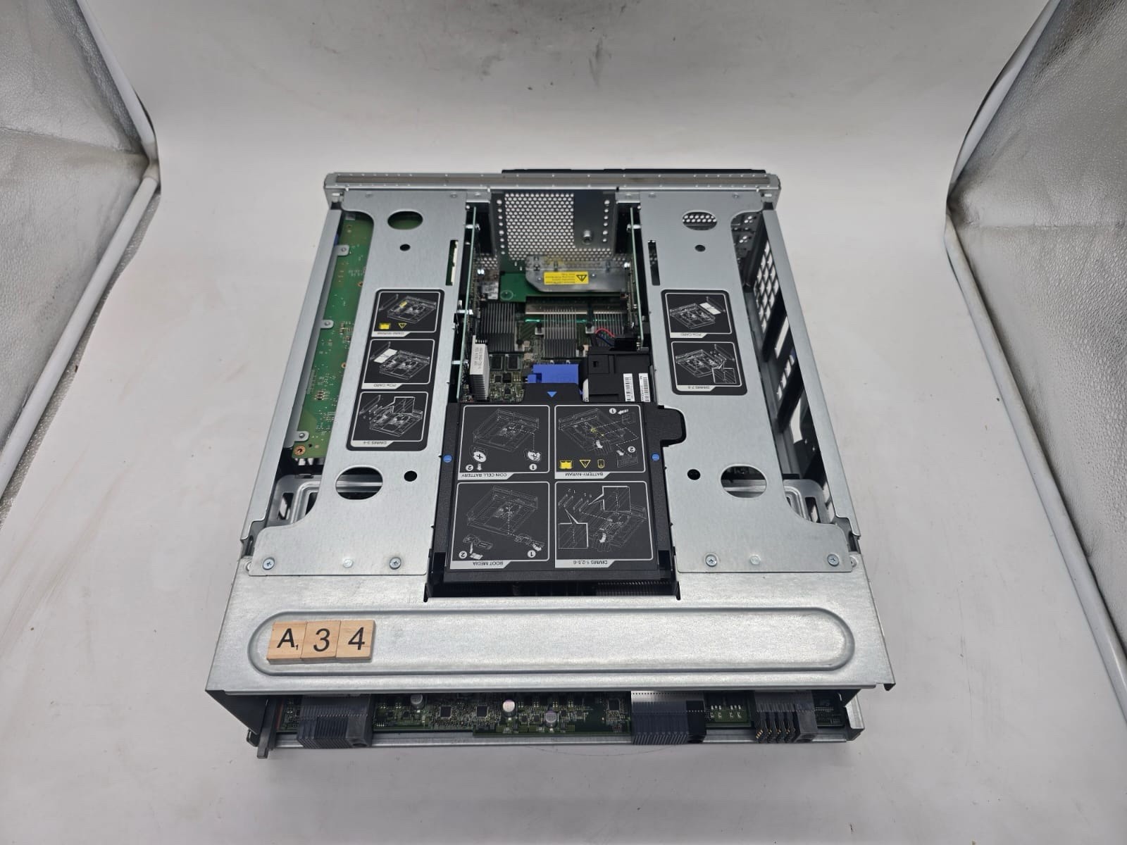 NetApp 111-01211 FAS8060 Controller Module NAF-1302 Dual CPU Storage Controller
