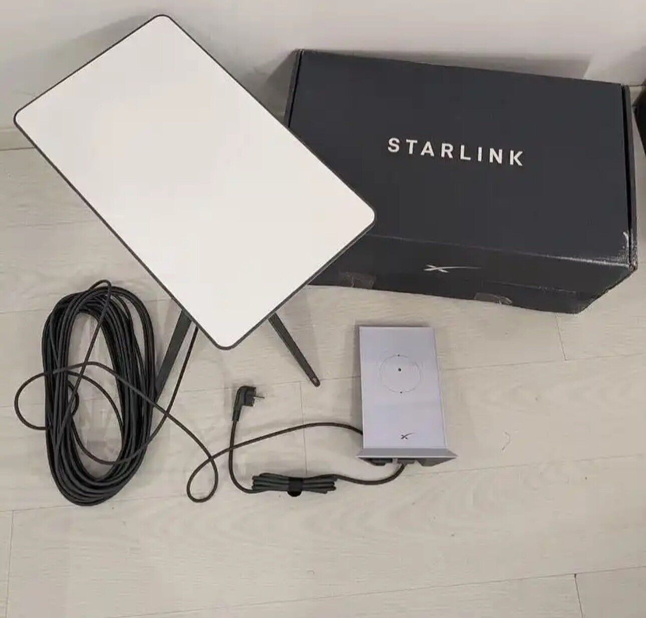 Starlink V2 Satellite Dish Kit with Router - UTA-212 & UTR-211