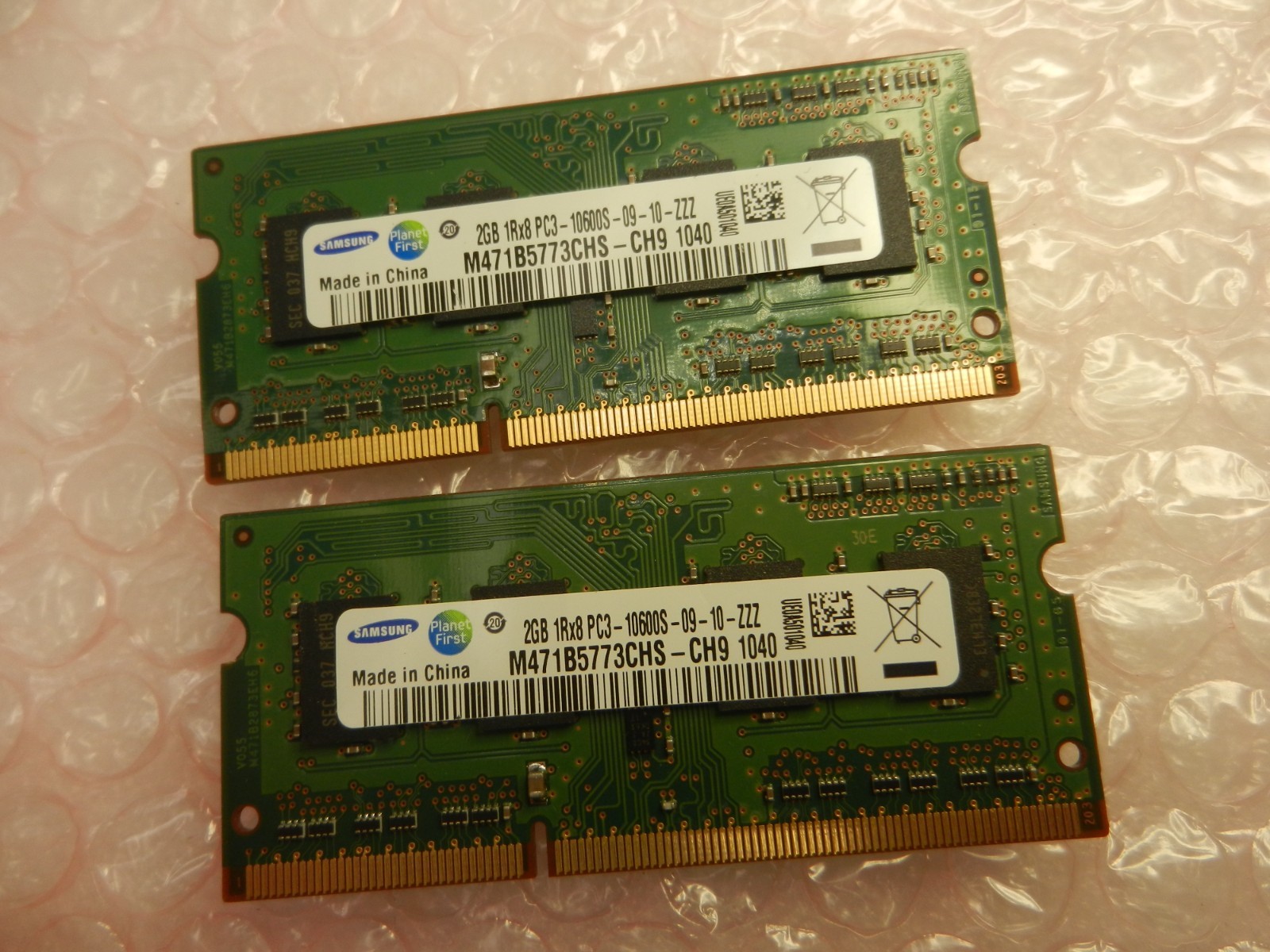 4GB Samsung DDR3 SDRAM SO-DIMM 2X (2GB)  PC3-10600S RAM 204-Pin M471B5773CHS-CH9