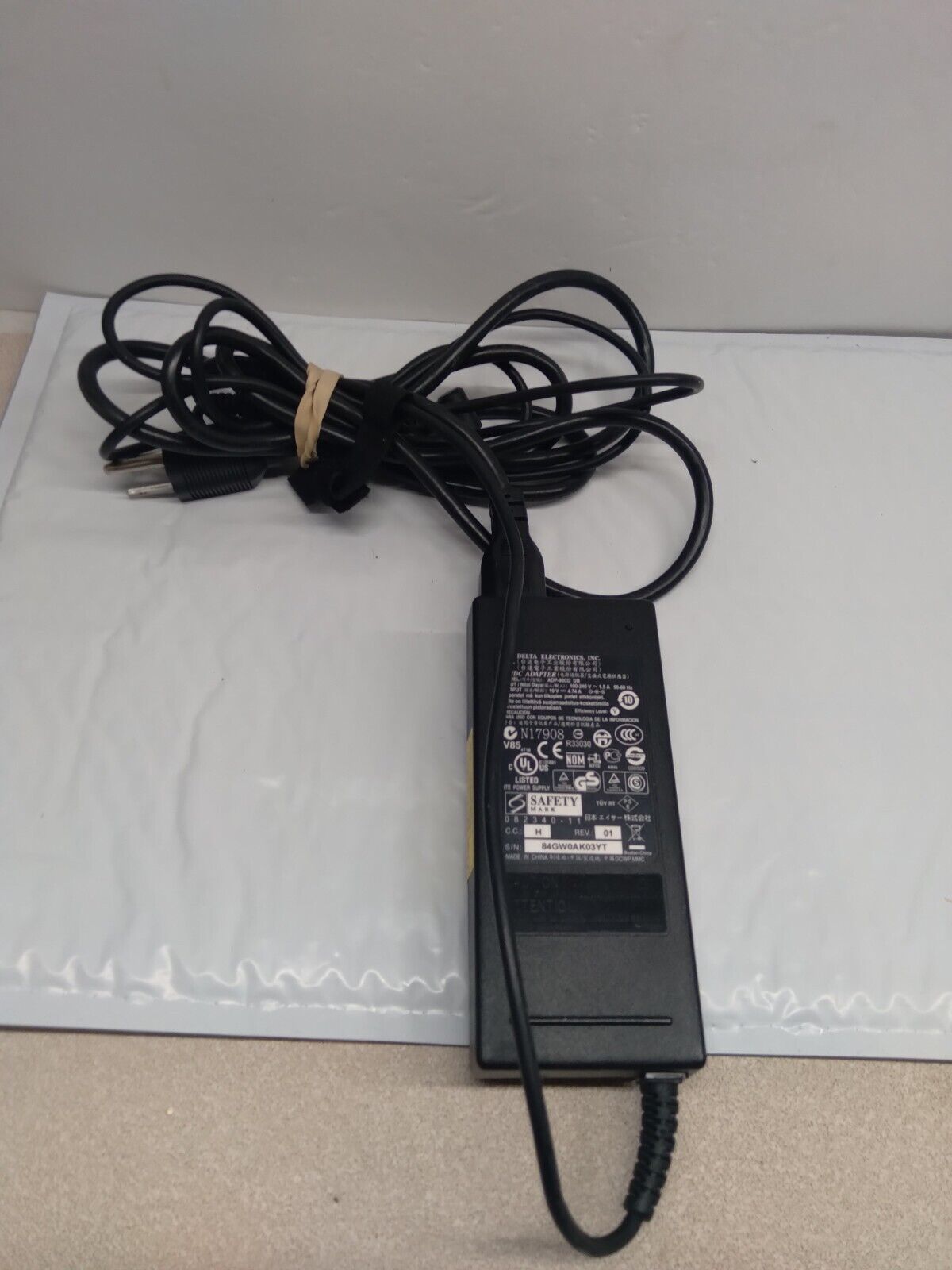 DELTA ELECTRONICS AC ADAPTER POWER CORD ADP-90CD DB 19V 4.74A GREAT CONDITION