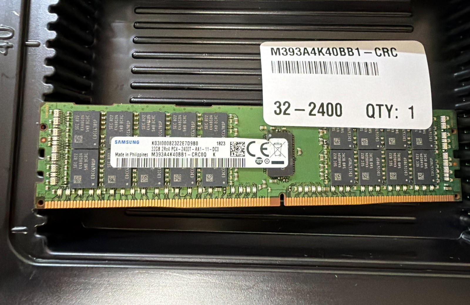 SAMSUNG 32GB PC4-19200 DDR4-2400T REG ECC Memory M393A4K40BB1-CRC