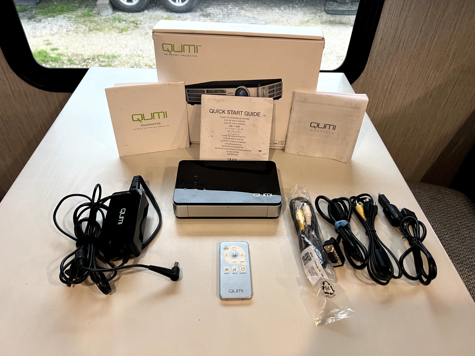 Vivitek Qumi Q2-B LED HD Pocket Projector - Led Hours: Less than 40 hrs