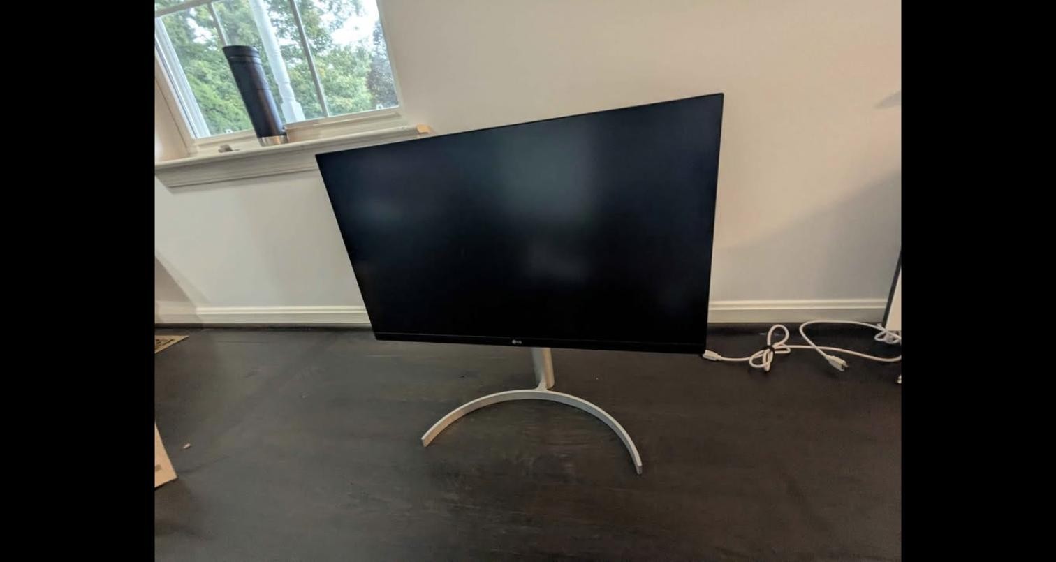 LG 27UL850-W 27" 4K UHD IPS Monitor HDR400 USB-C - Lightly Used