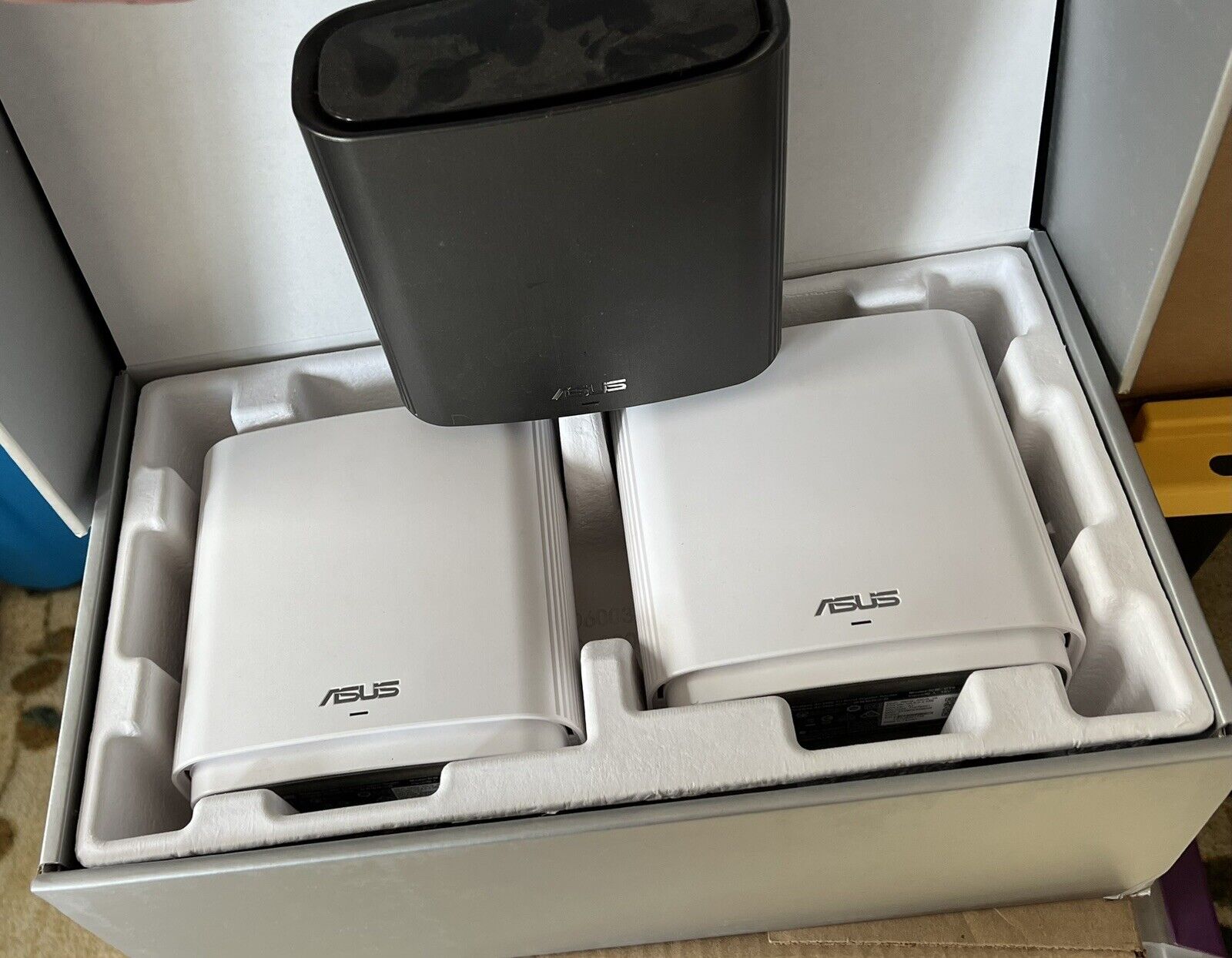 Asus ZenWiFi AC3000 Tri-band Mesh WiFi System CT8 Router Set Of 3 (2 Wh, 1 Blk)