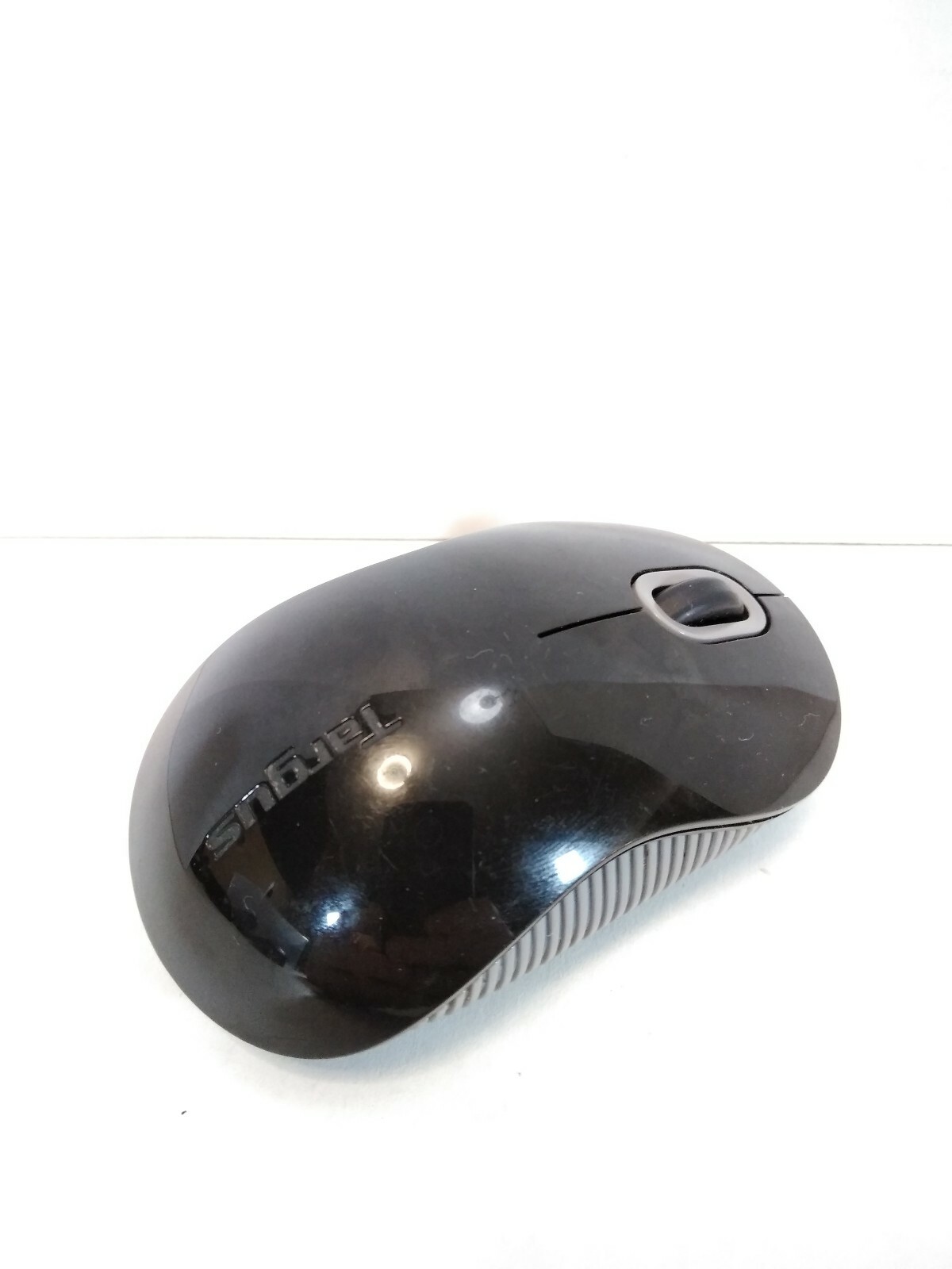 Targus Wireless Mouse Model AMW50US with receiver 
