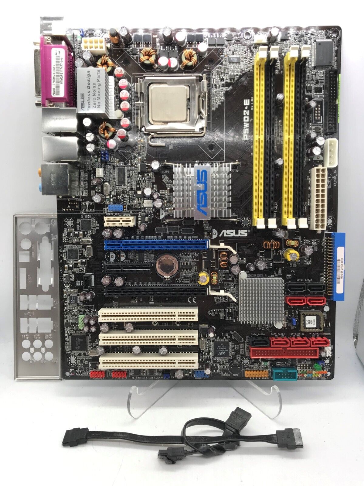 ASUS P5WD2-E Premium Motherboard 975X LGA 775 DDR2 ATX Intel Pentium D 930 3GHz