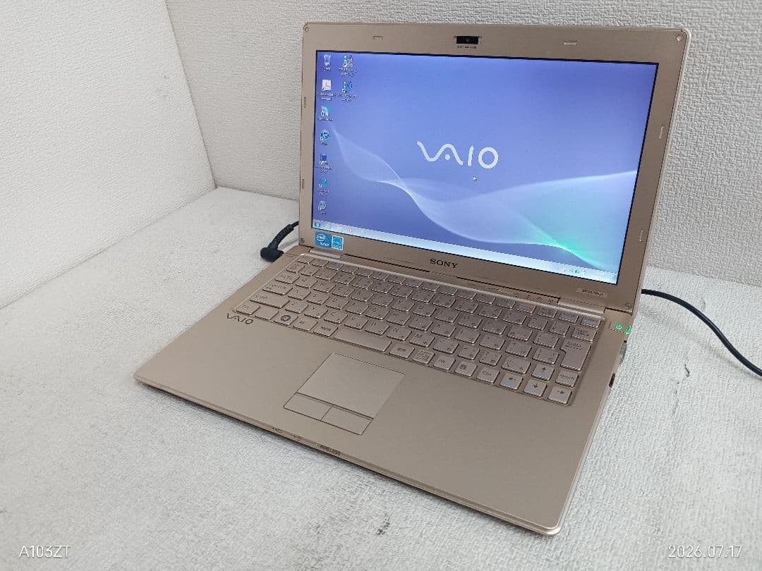 SONY VAIO PCG-21111N Intel Atom Z550 2GB RAM Compact Portable Laptop Used