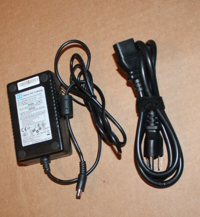 Original OEM Channel Well Technology PAA060F AC Power Supply Adapter 12V/5A/60W