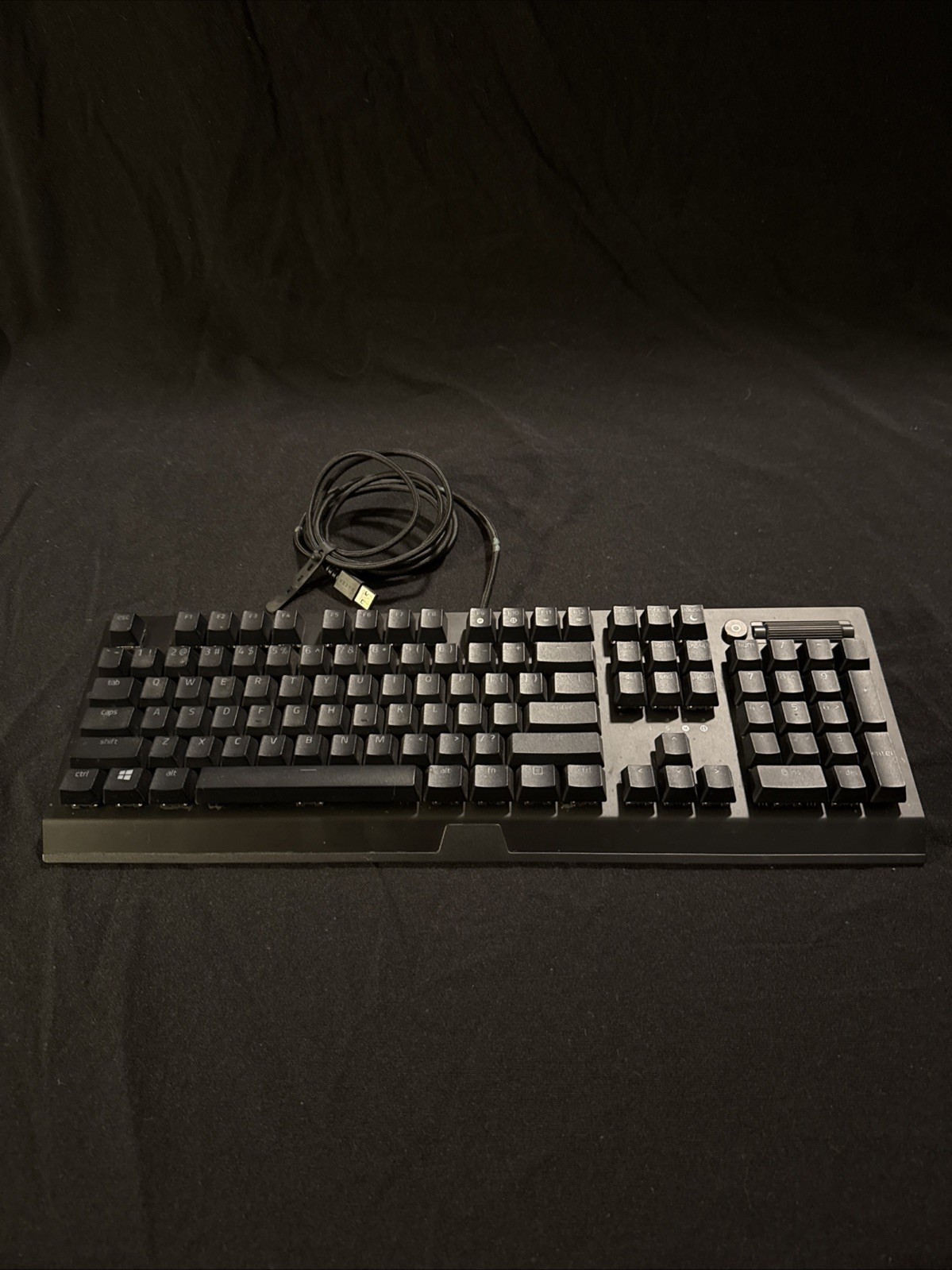 Razor Black widow V3 Gaming Keyboard, Full Led Lightning, Long Keystrokes.