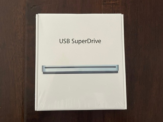 Apple USB SuperDrive A1379 MD564ZM/A External Optical Drive