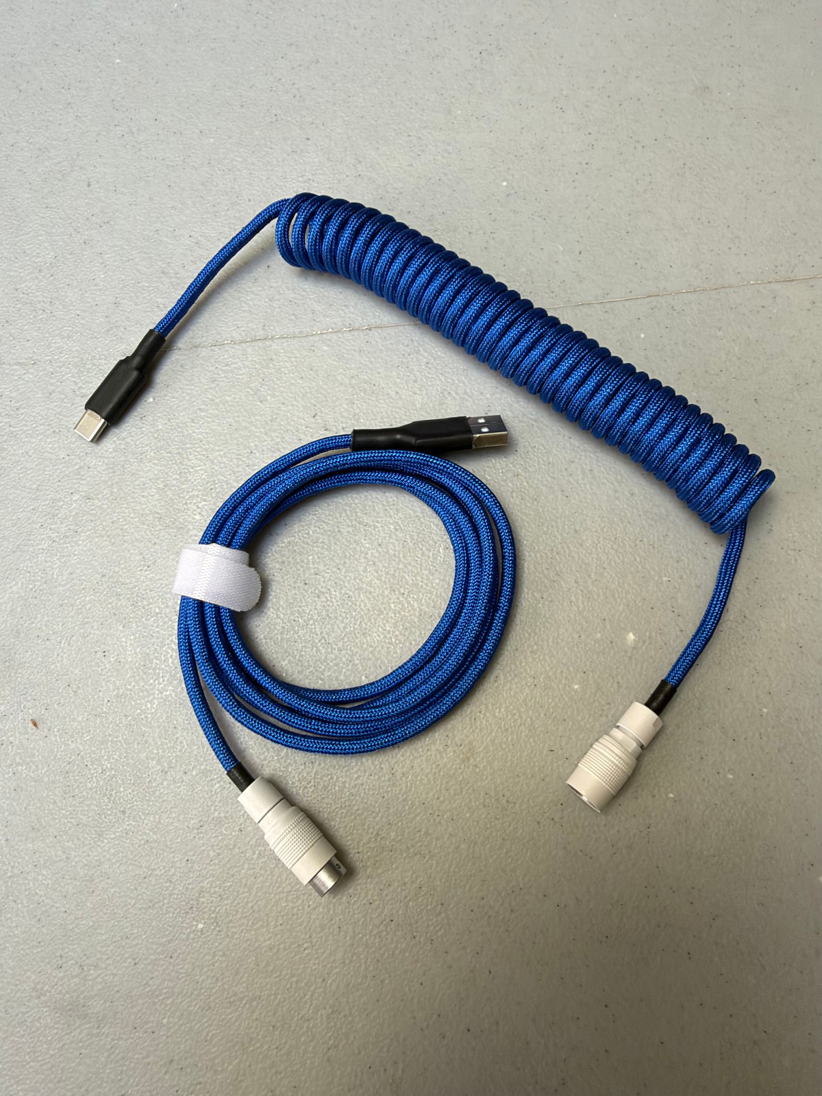 Custom Coiled Mechanical Keyboard Cable USB-C Blue White YC8 Quick Disconnect