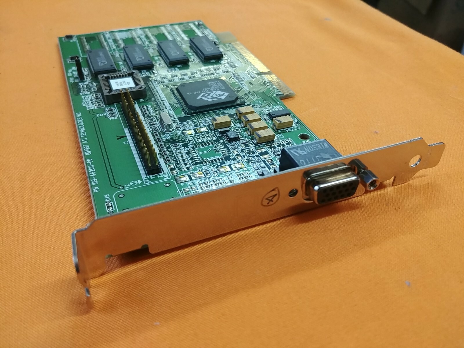 ATI Technologies 109-46200-00 VGA Video Vintage (*)