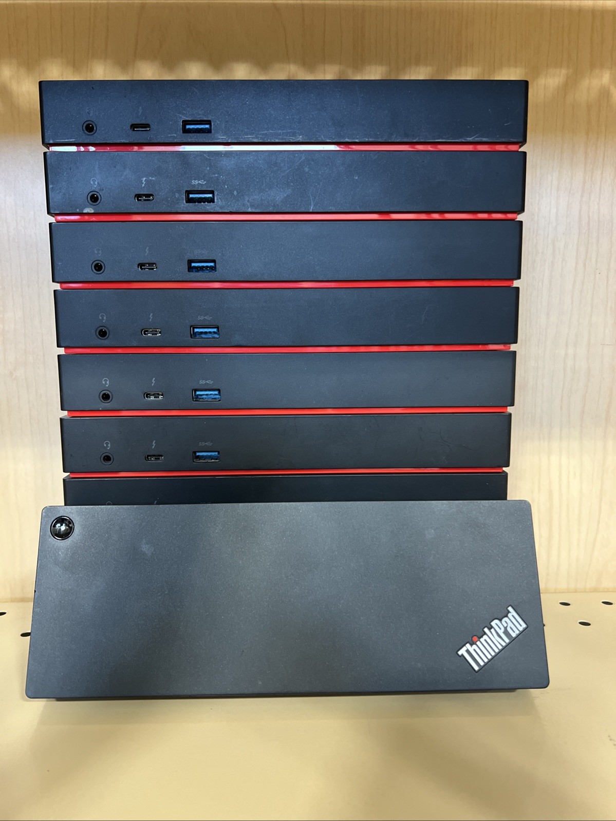 Lot (10) Lenovo ThinkPad Thunderbolt 3 Dock (DBB9003L1) Type:40AC Dock Only