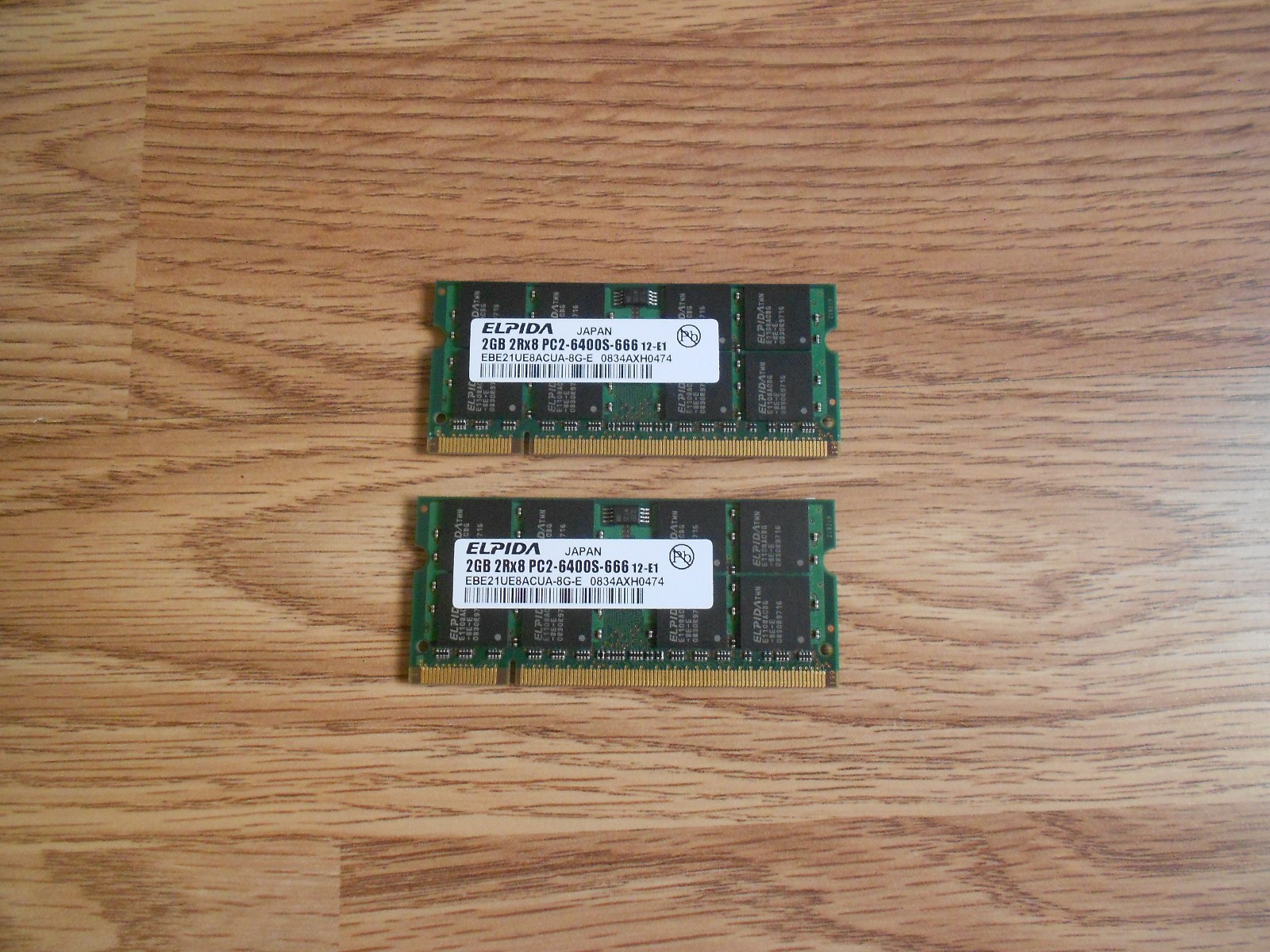 ELPIDA 4GB DDR2 RAM (2 x 2GB) Laptop Memory 2Rx8 PC2-6400S 666 EBE21UE8ACUA-8G-E